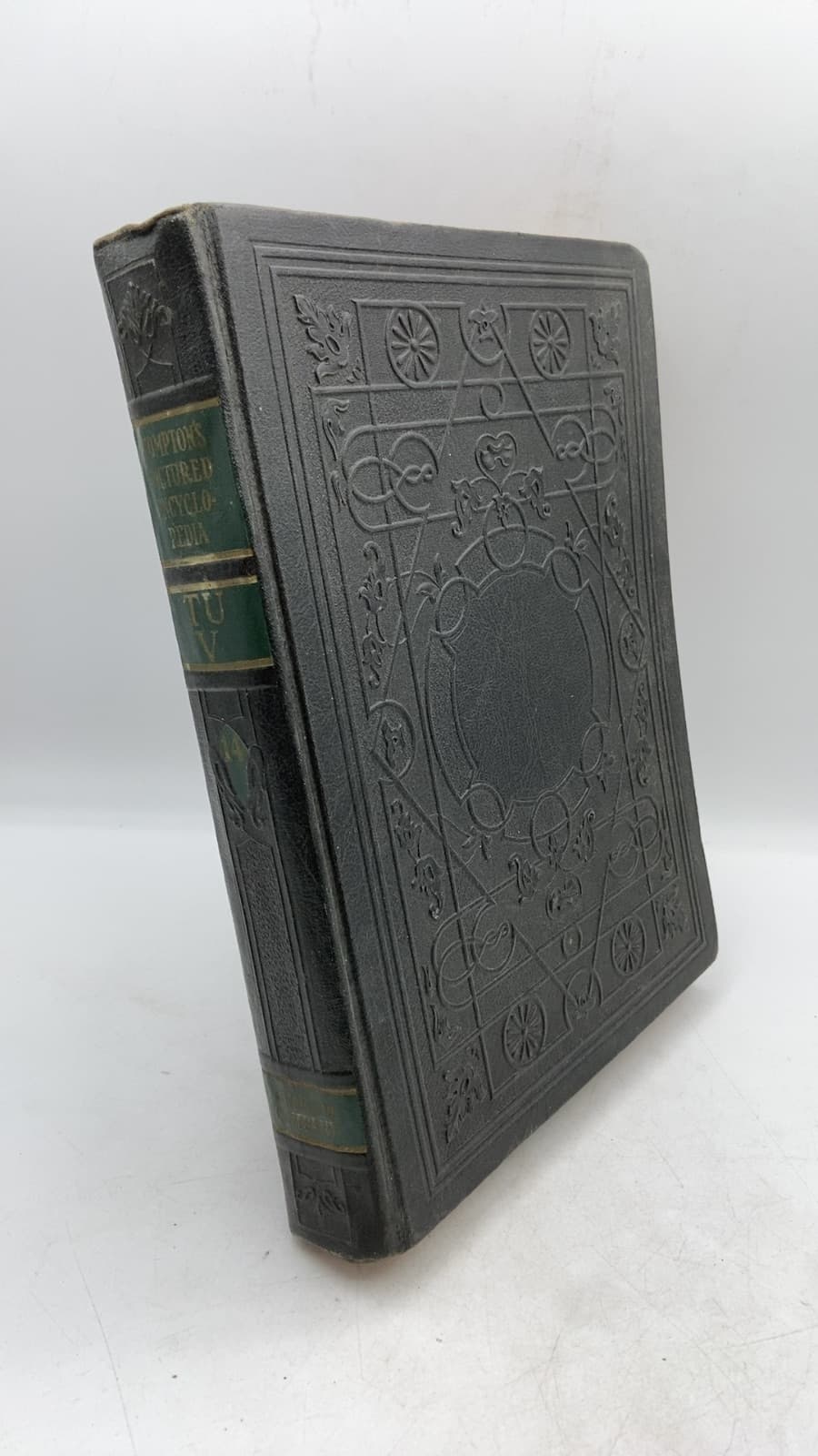 Compton's Pictured Encyclopedia and Fact-Index, Volume 14 - front cover