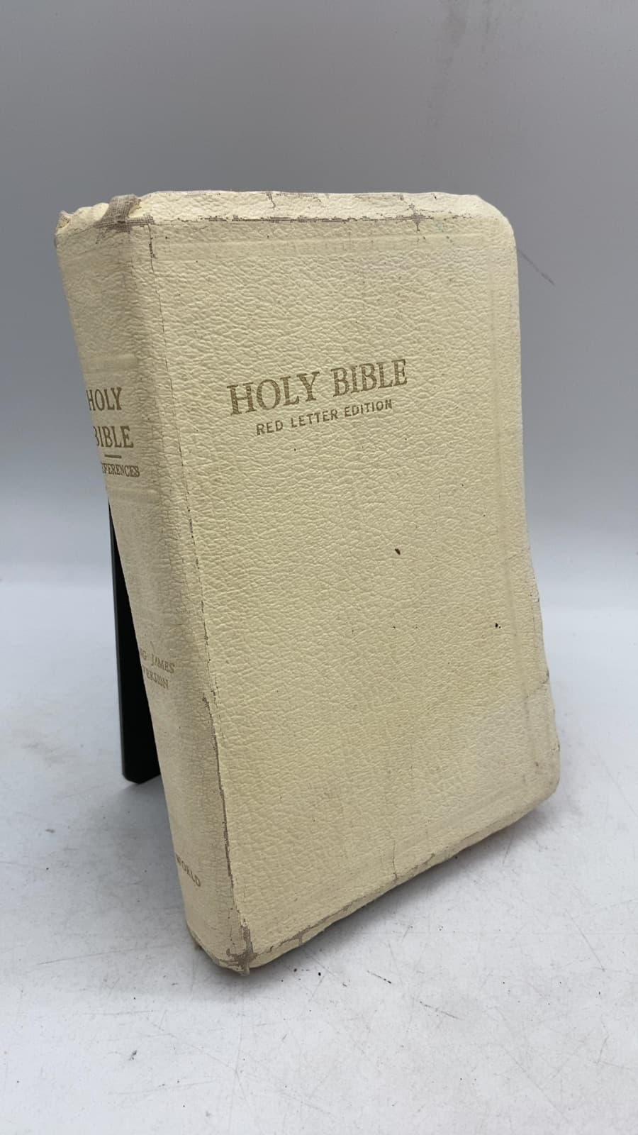 The Holy Bible: Self-Pronouncing, Red Letter Edition