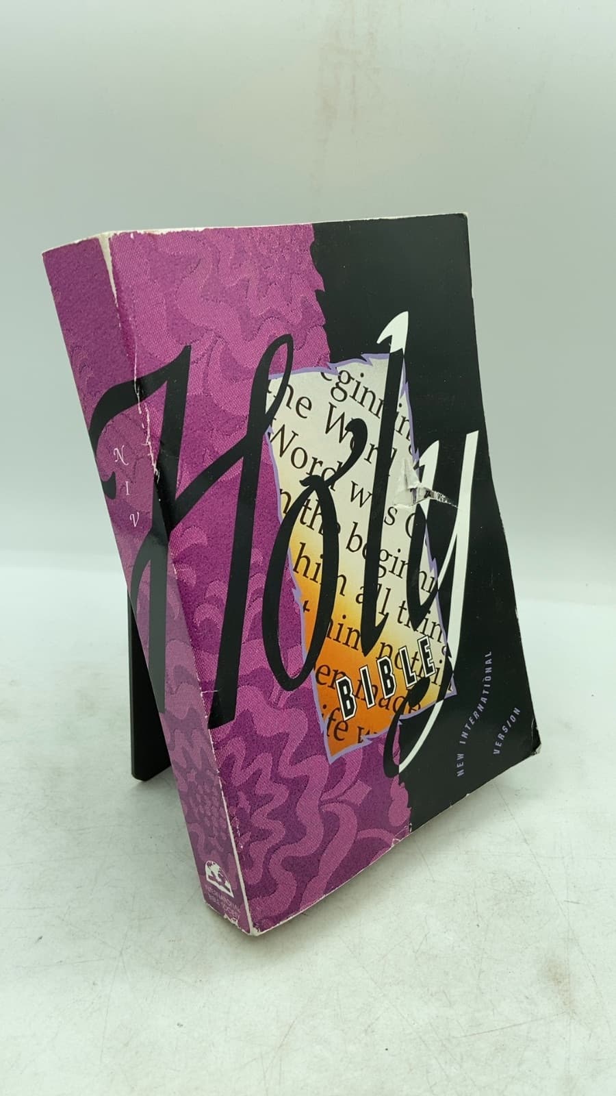 The Holy Bible: New International Version - front cover