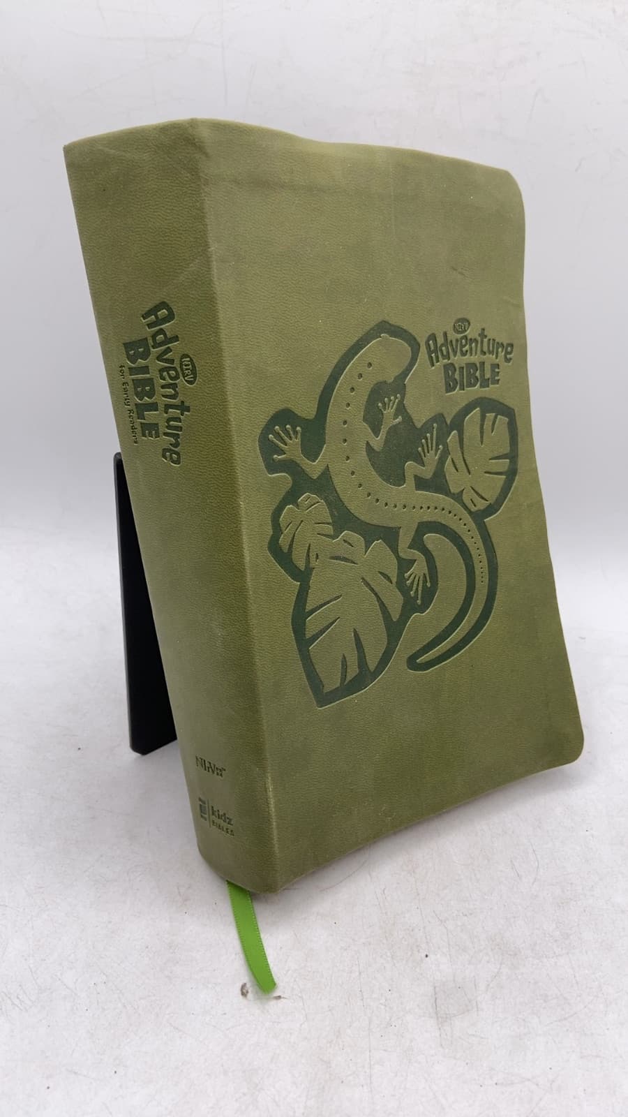NIV Adventure Bible for Early Readers by Lawrence O. Richards - front cover