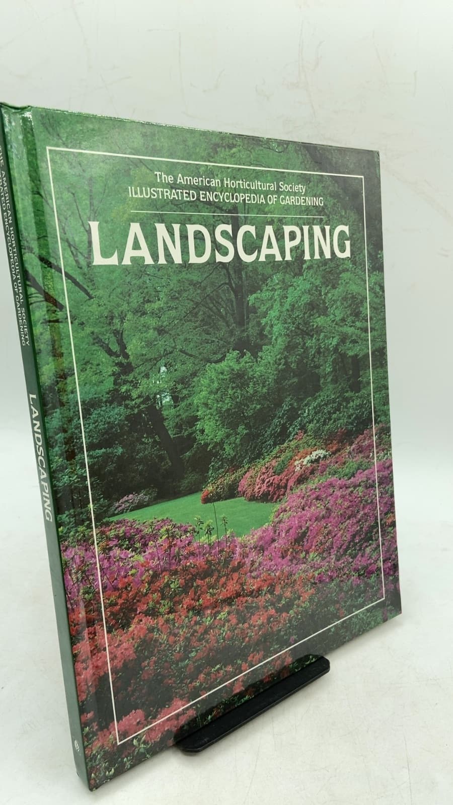 Landscaping (The American Horticultural Society Illustrated Encyclopedia of Gardening) - front cover