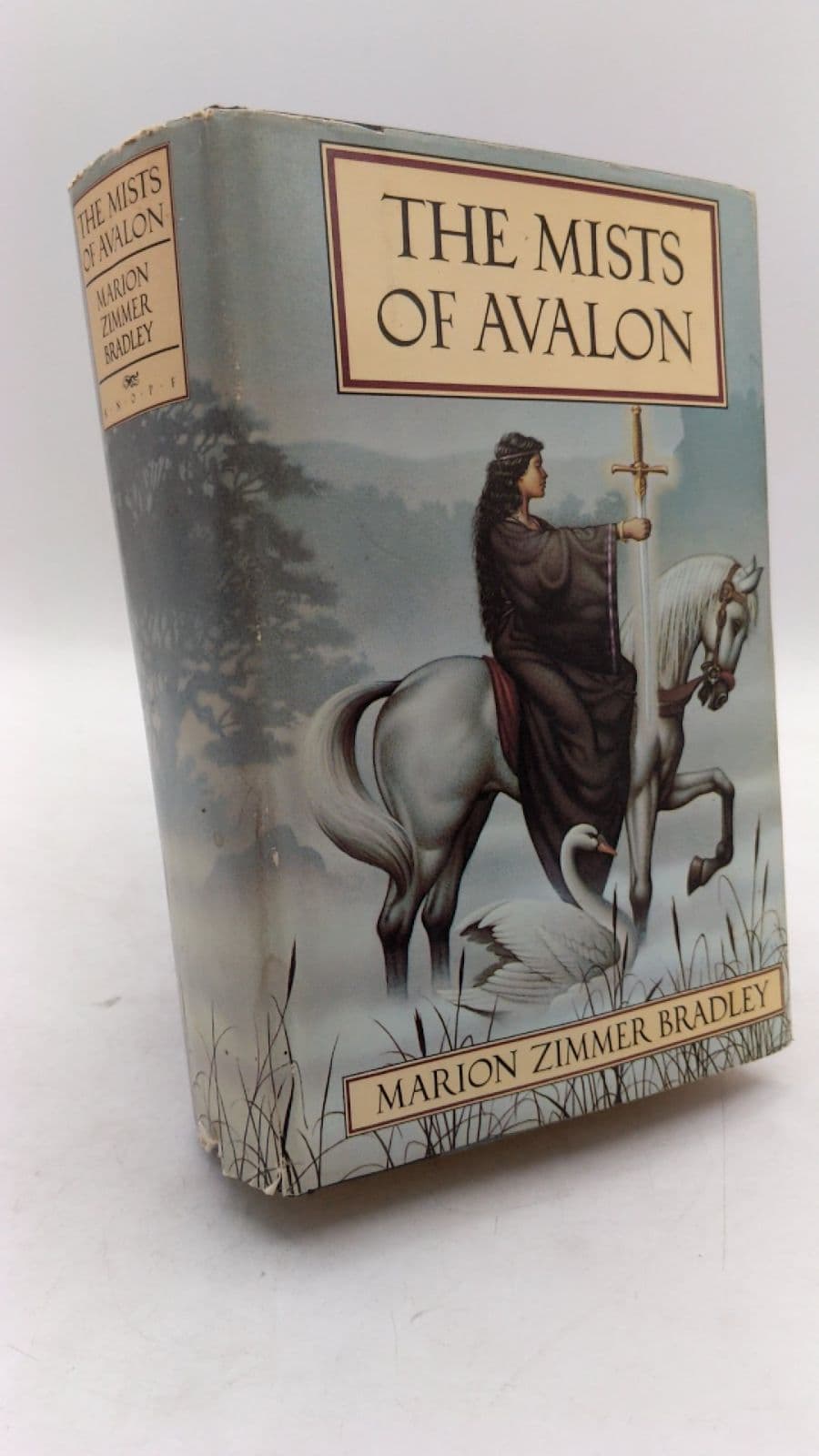 The Mists of Avalon by Marion Zimmer Bradley - front cover