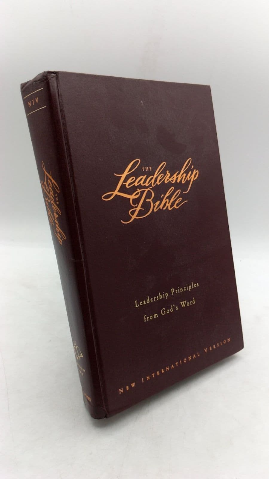 The Leadership Bible: Leadership Principles from God's Word by Dr. Sid Buzzell (General Editor), Dr. Kenneth Boa, Bill Perkins - front cover