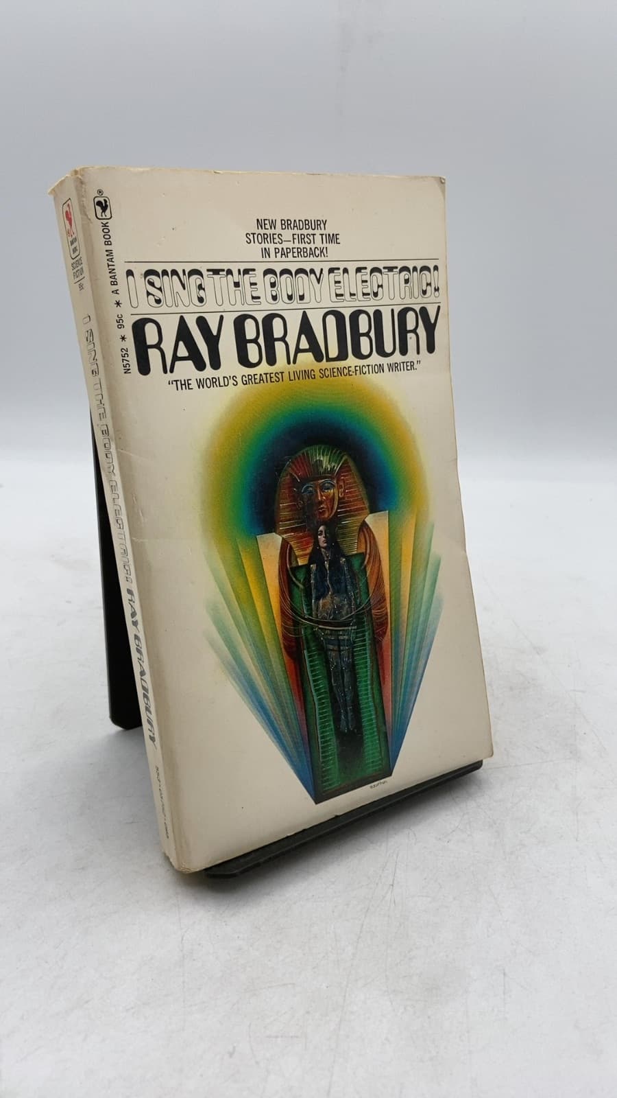 I Sing the Body Electric! by Ray Bradbury - front cover