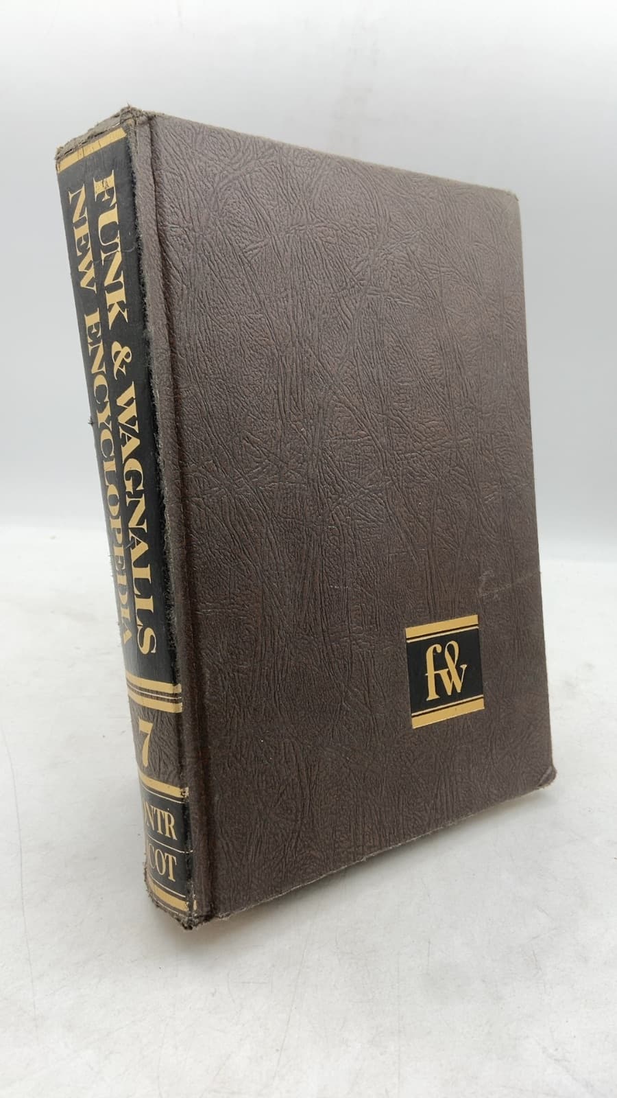 Funk & Wagnalls New Encyclopedia, Volume 7: Contraband of War to Dicotyledons by Leon L. Bram (Editorial Director) - front cover