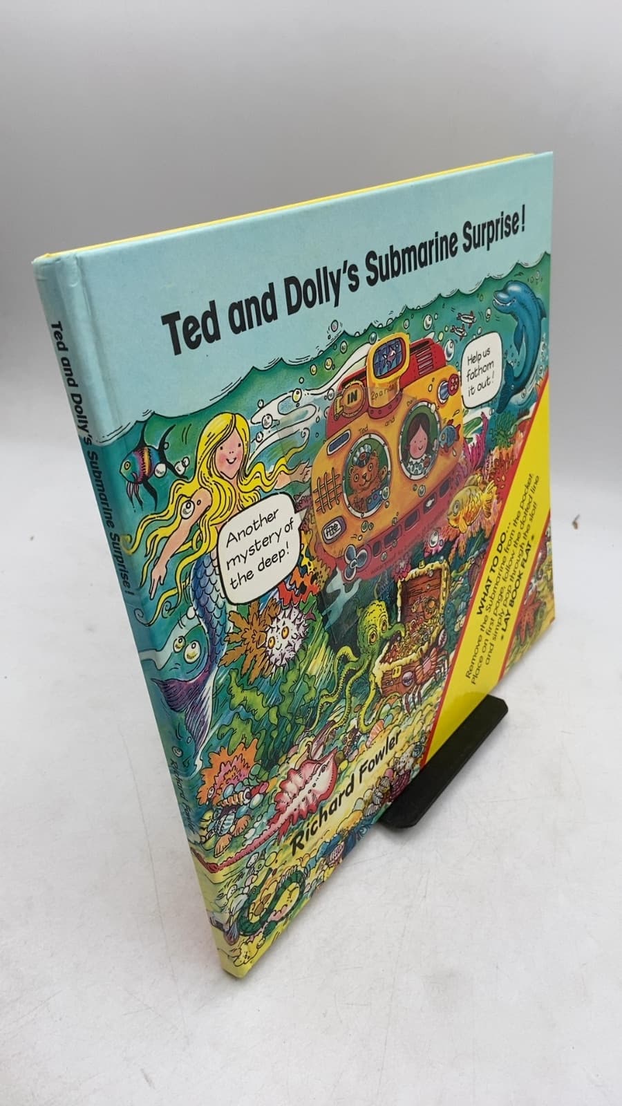 Ted and Dolly's Submarine Surprise! by Richard Fowler - front cover
