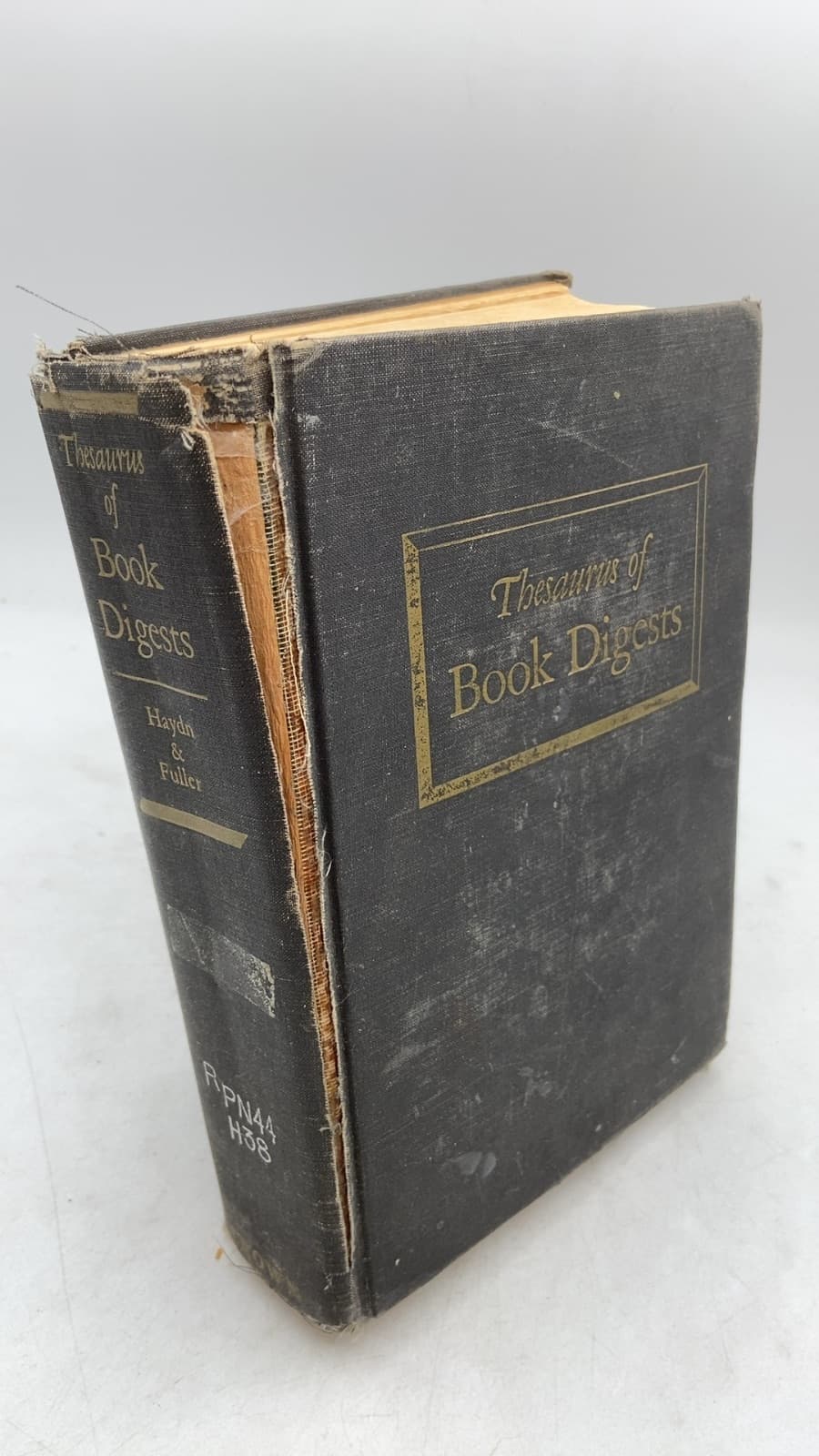 Thesaurus of Book Digests by Hiram Haydn & Edmund Fuller - front cover