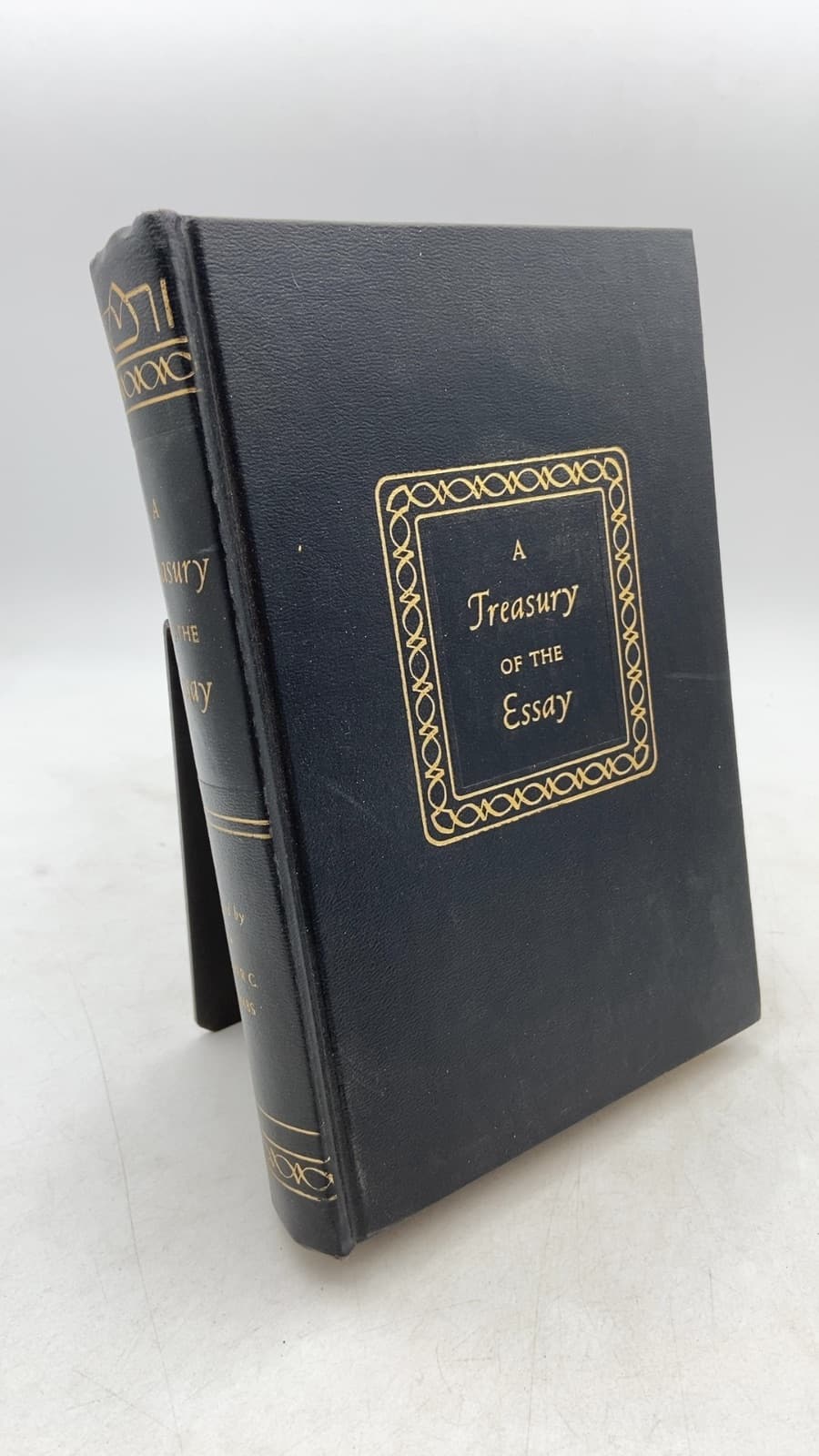 A Treasury of the Essay: From Montaigne to E. B. White by Edited by Homer C. Combs - front cover