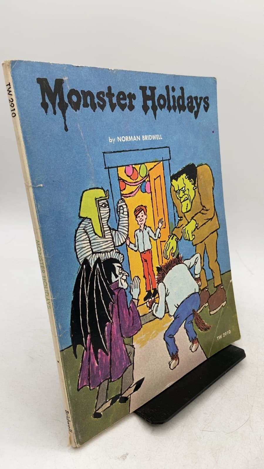 Monster Holidays by Norman Bridwell - front cover