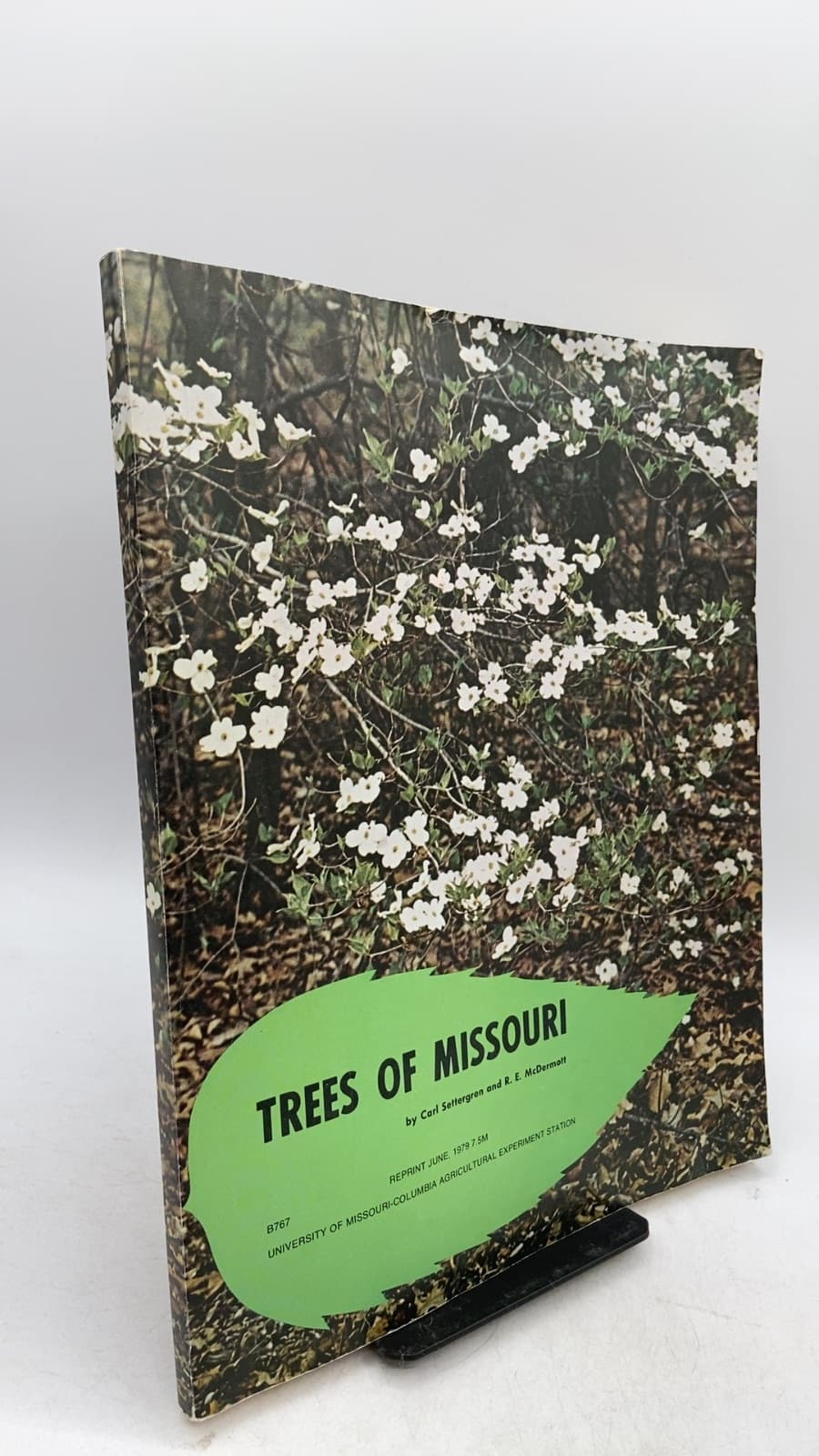 Trees OF Missouri by Carl Settergren and R. E. McDermott - front cover