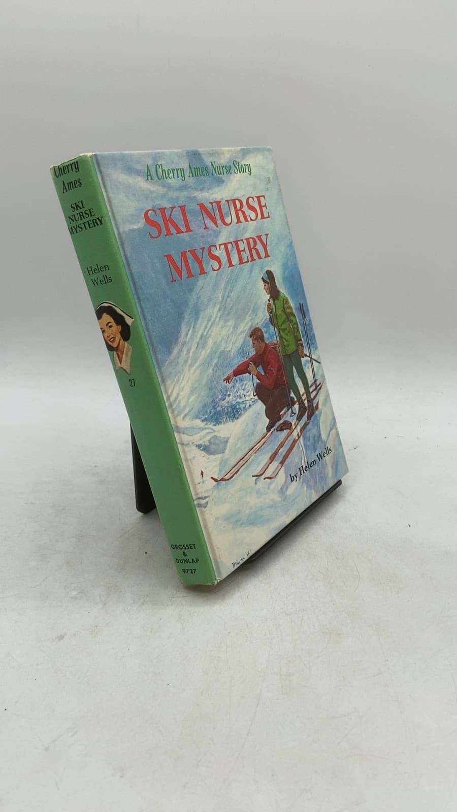 Ski Nurse Mystery by Helen Wells - front cover