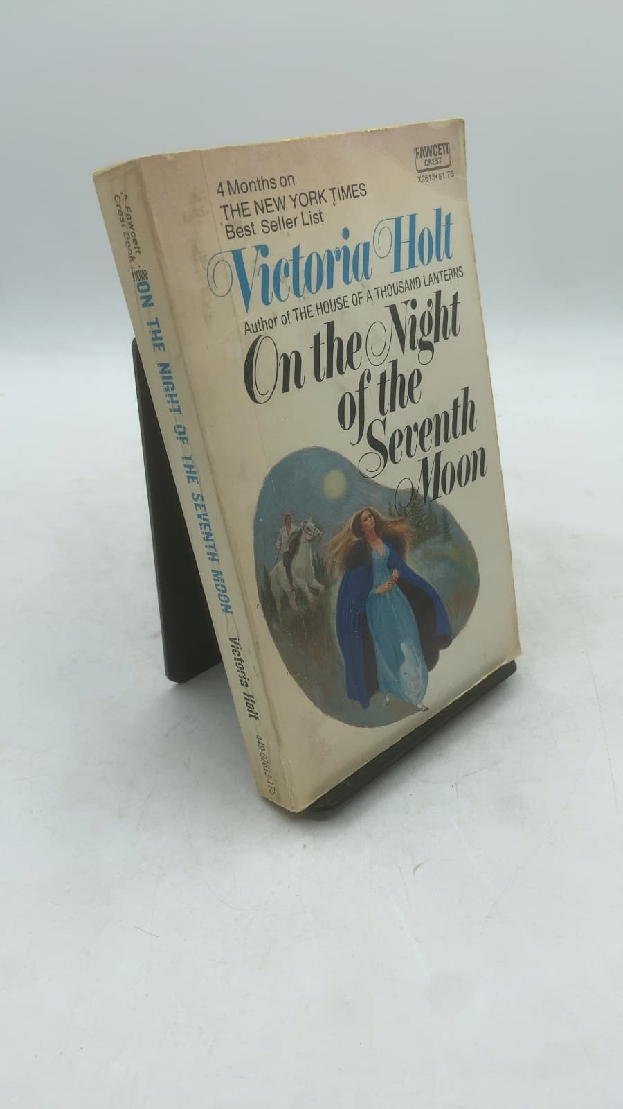 On the Night of the Seventh Moon by Victoria Holt - front cover