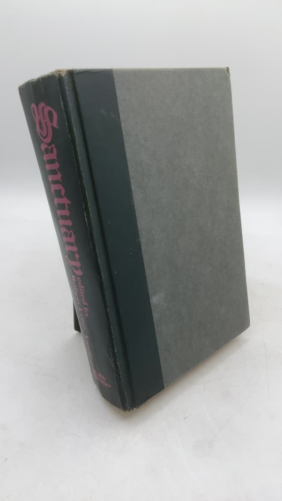 Sanctuary by edited by Robert Lynn Asprin - front cover