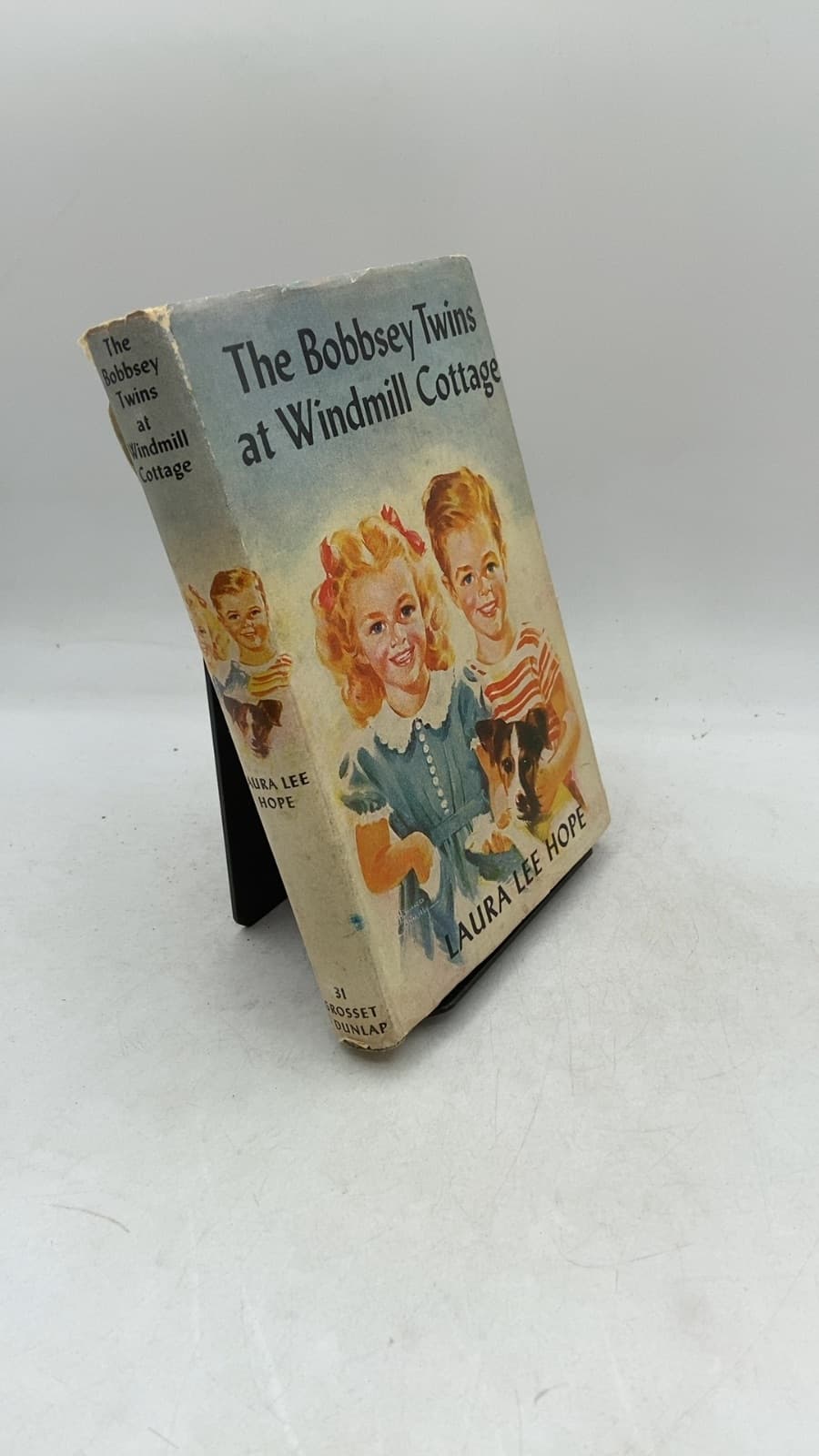 The Bobbsey Twins at Windmill Cottage by Laura Lee Hope - front cover