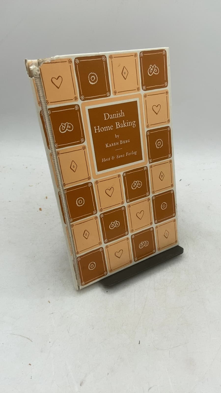 Danish Home Baking by Kaj Viktor & Kirsten Hansen; Karen Berg (Editor) - front cover