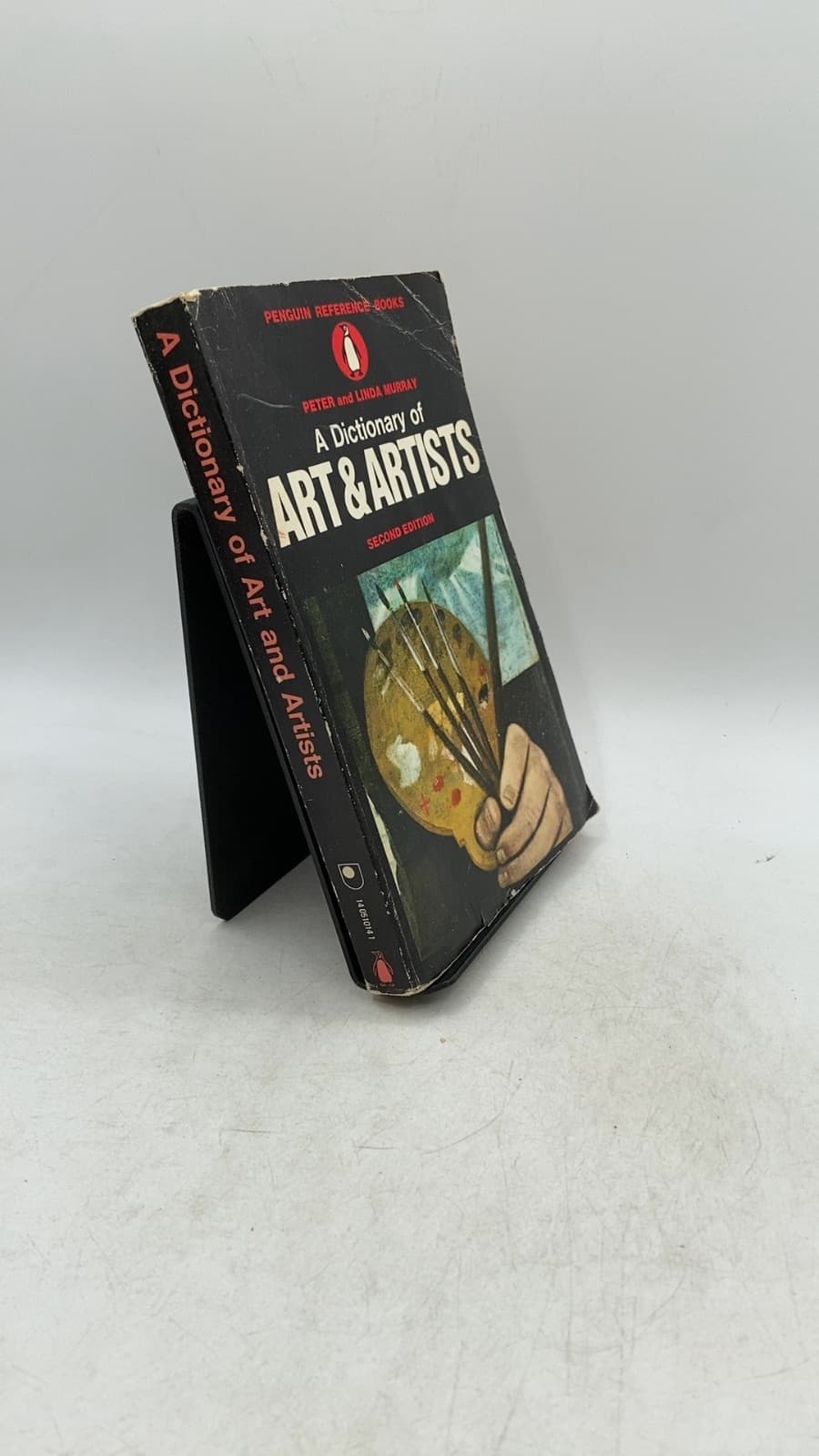 A Dictionary of Art and Artists by Peter and Linda Murray - front cover