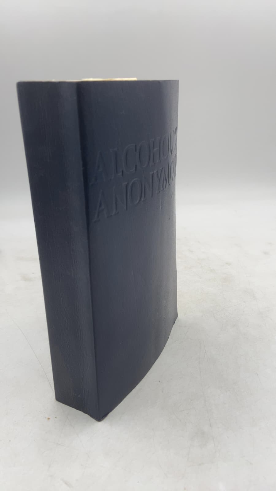 Alcoholics Anonymous: The Story of How Many Thousands of Men and Women Have Recovered from Alcoholism - front cover