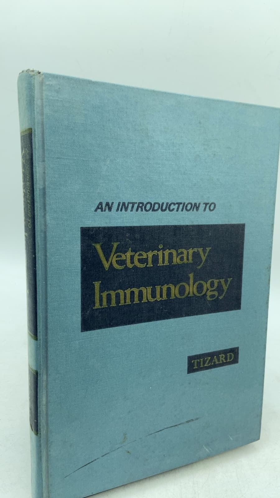 An Introduction to Veterinary Immunology by Ian R. Tizard - front cover