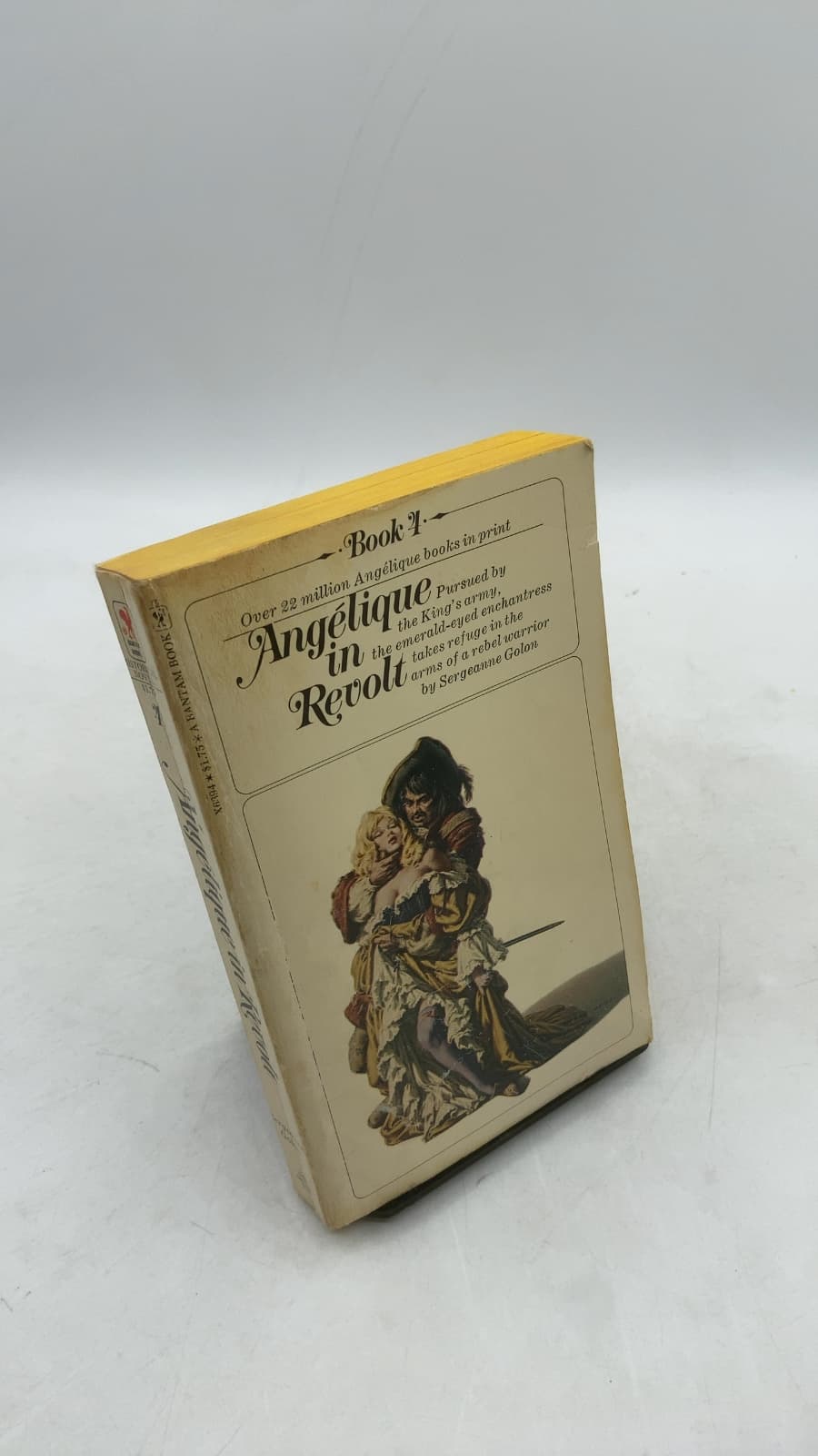 Angélique in Revolt by Sergeanne Golon - front cover