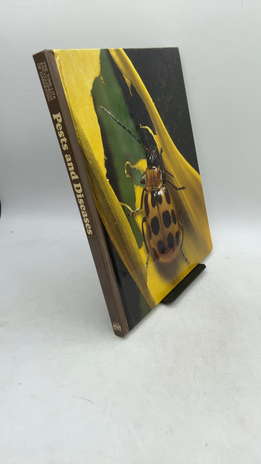 Pests and Diseases by Richard H. Cravens and the Editors of Time-Life Books - front cover