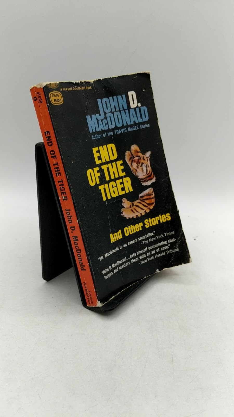 End of the Tiger and Other Stories by John D. MacDonald - front cover
