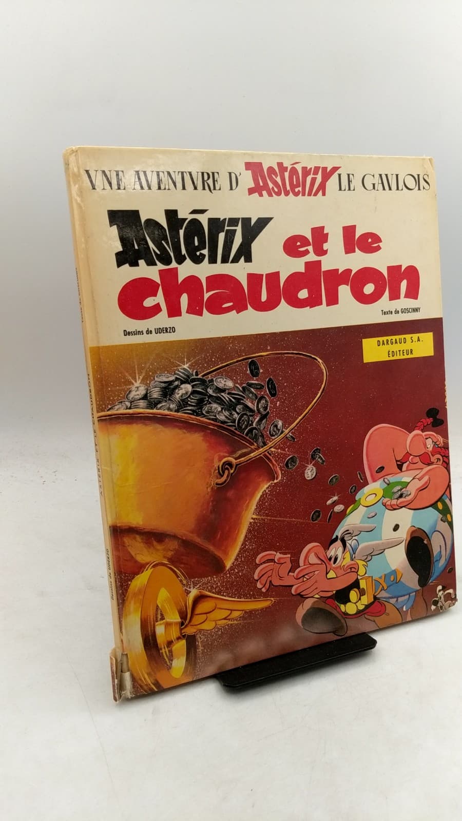 Astérix et le Chaudron by Goscinny, Uderzo - front cover