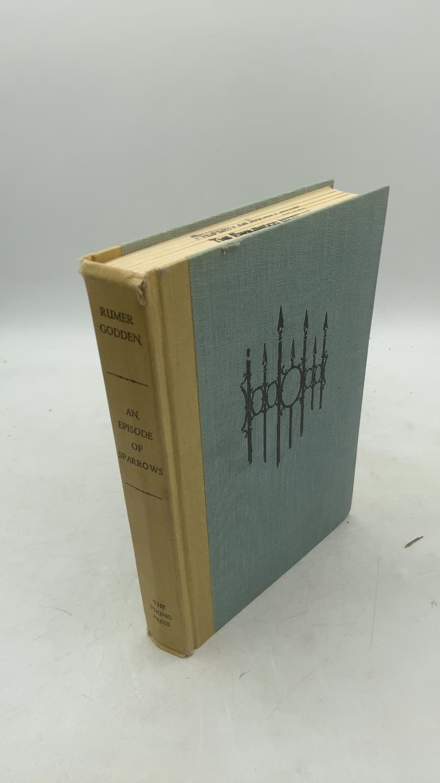 An Episode of Sparrows by Rumer Godden - front cover