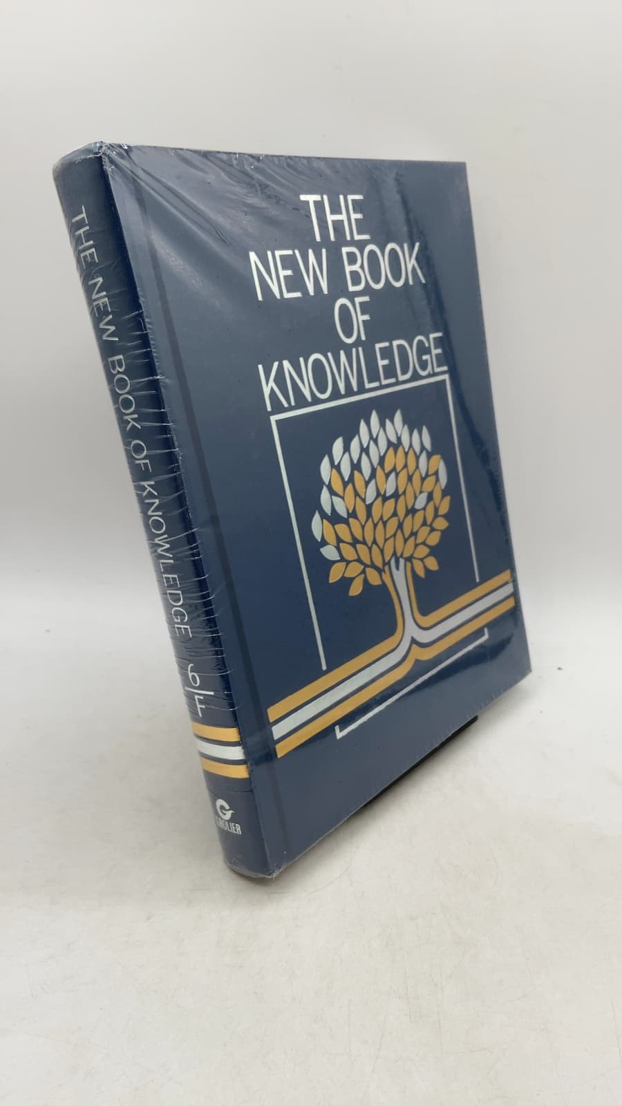 The New Book of Knowledge (Volume 6: F) - front cover