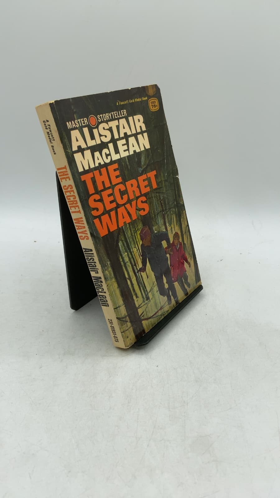 THE Secret Ways by Alistair MacLean - front cover