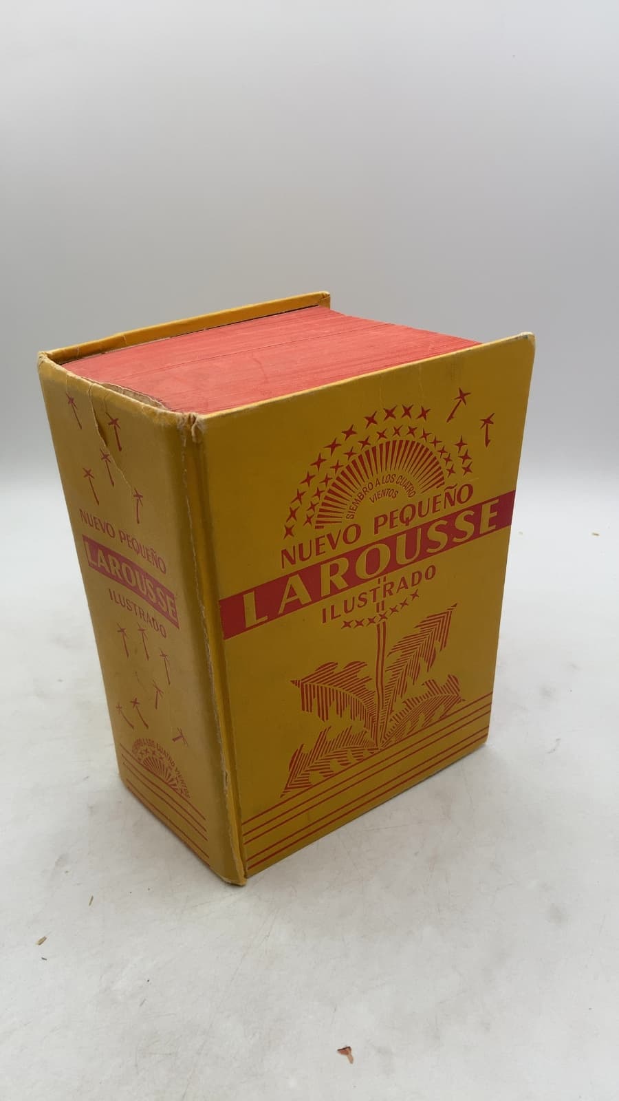 Nuevo Pequeño Larousse Ilustrado by Claude y Paul Augé; Miguel de Toro y Gisbert - front cover