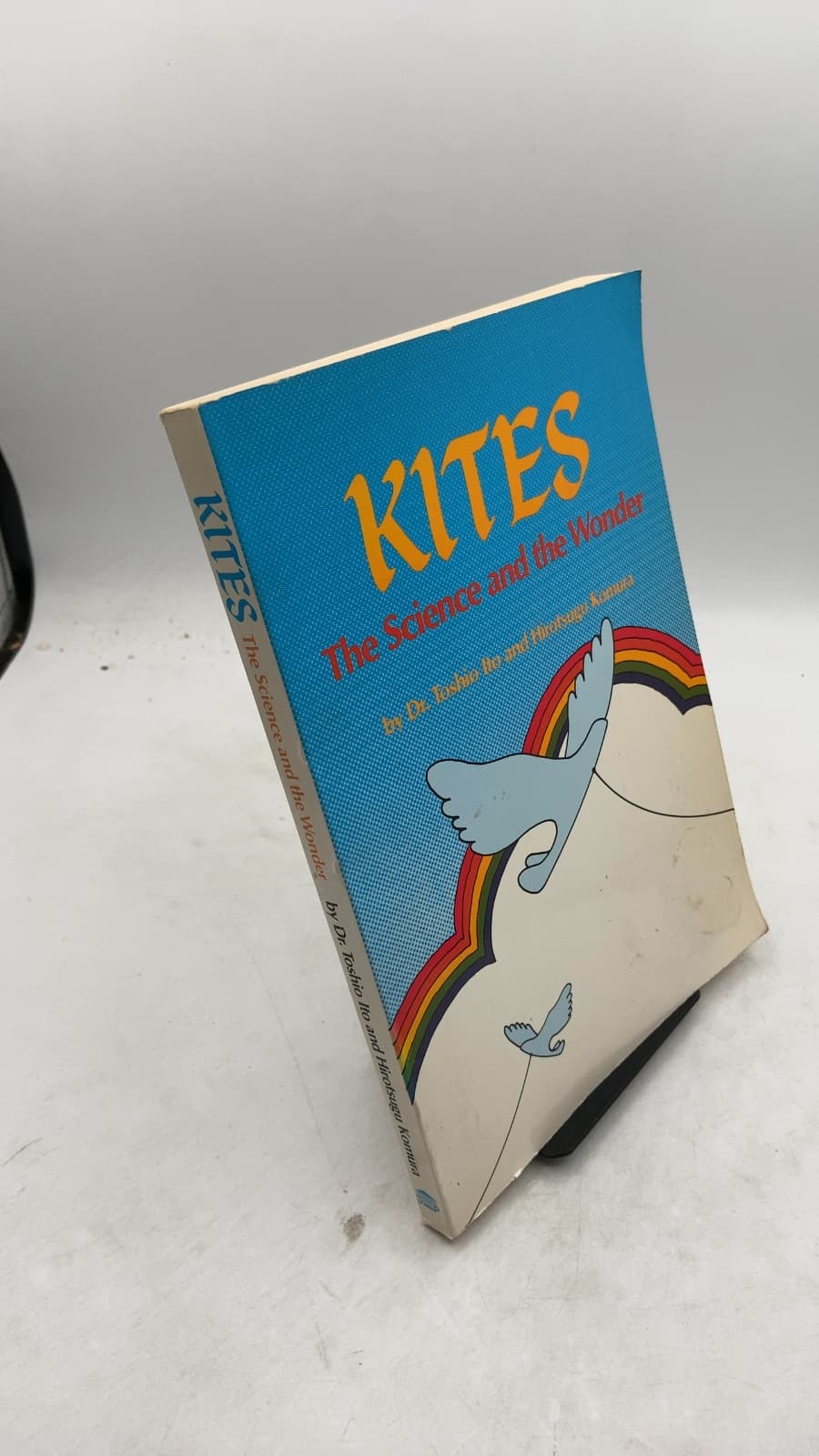 KITES The Science and the Wonder by Toshio Ito and Hirotsugu Komura - front cover