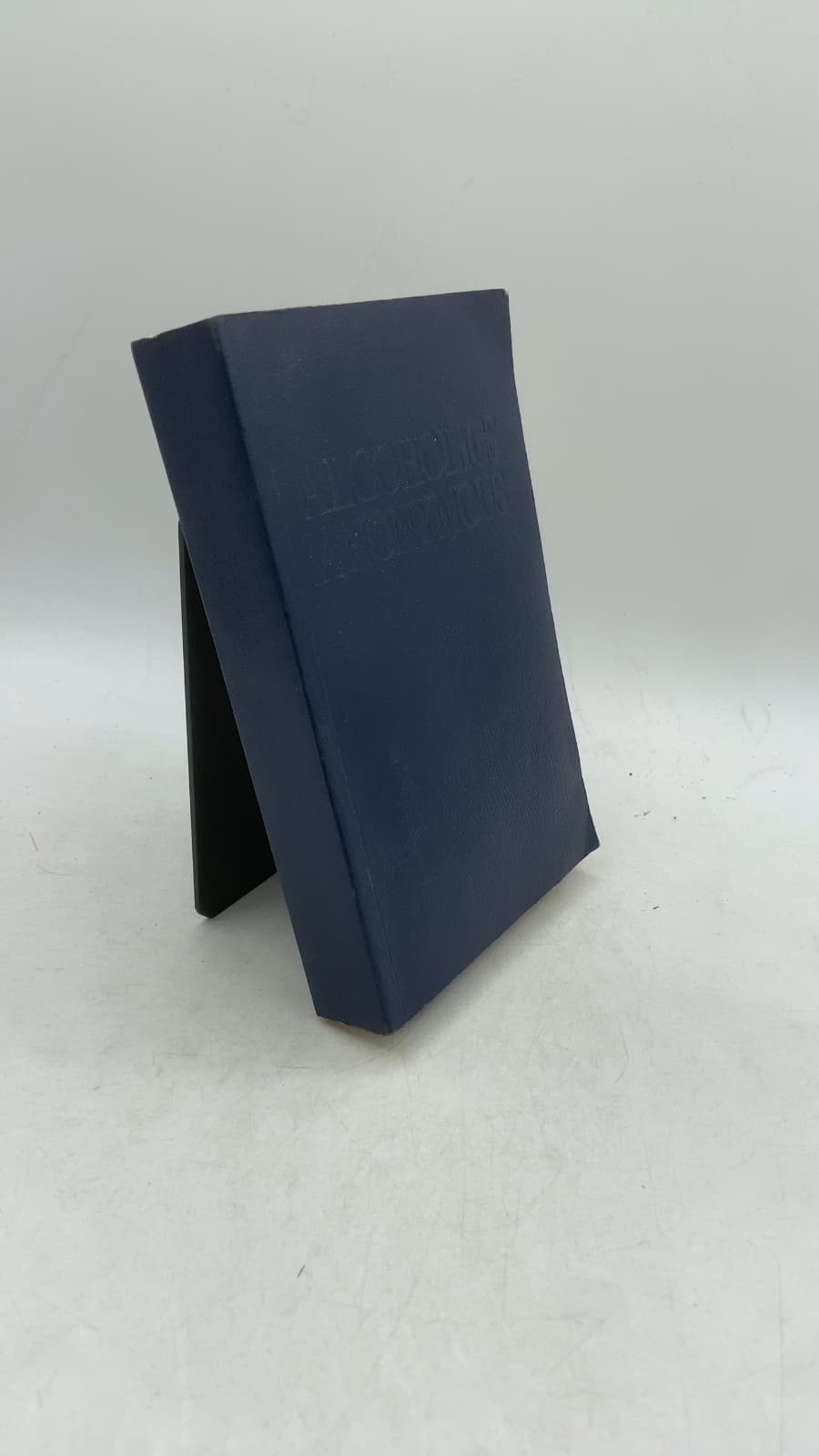 Alcoholics Anonymous: The Story of How Many Thousands of Men and Women Have Recovered from Alcoholism by Alcoholics Anonymous World Services, Inc. - front cover