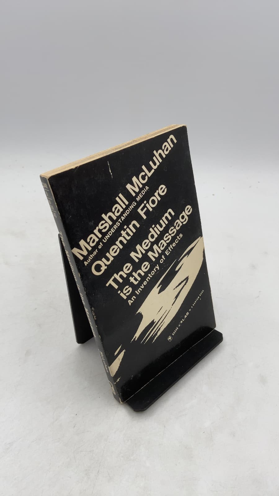 The Medium is the Massage: An Inventory of Effects by Marshall McLuhan and Quentin Fiore - front cover