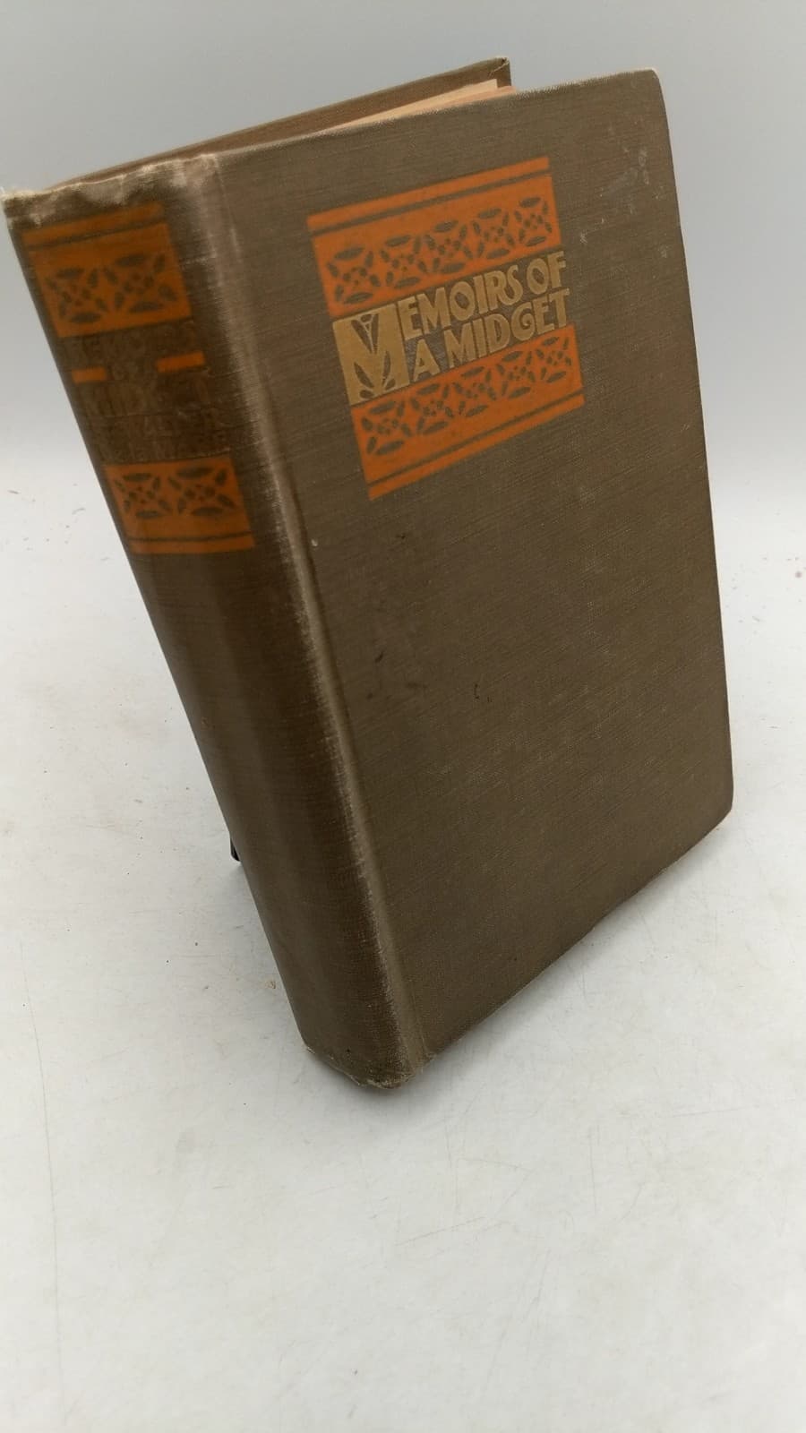 Memoirs of a Midget by Walter de la Mare - front cover