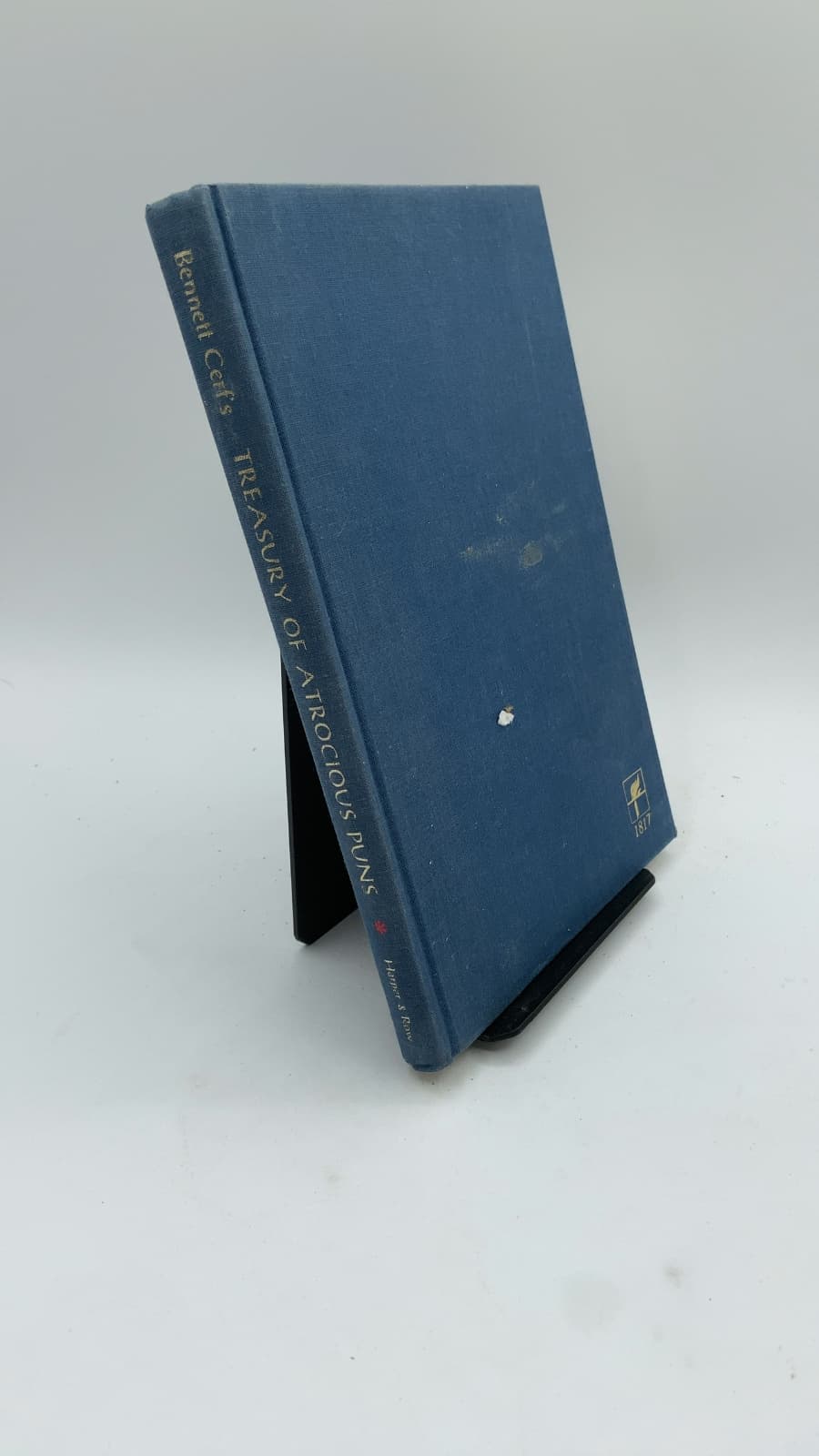 Bennett Cerf's Treasury of Atrocious Puns by Bennett Cerf - front cover