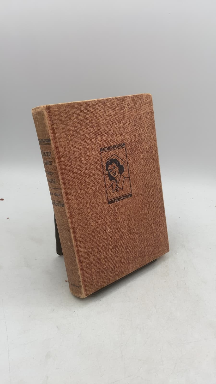 Cherry Ames, Army Nurse by Helen Wells - front cover