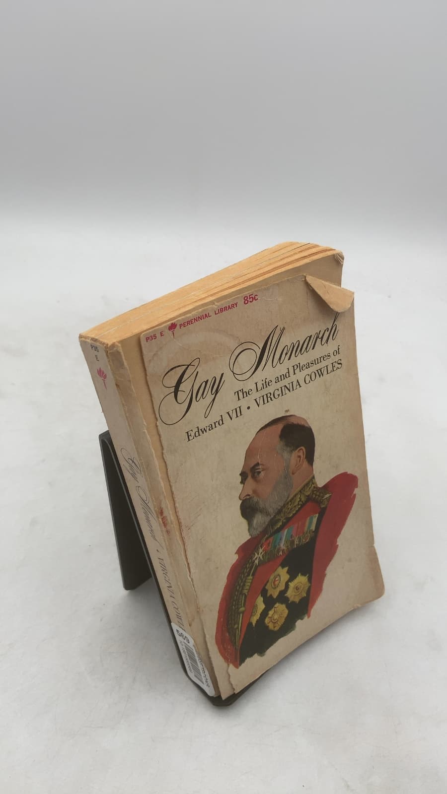 Gay Monarch: The Life and Pleasures of Edward VII by Virginia Cowles - front cover