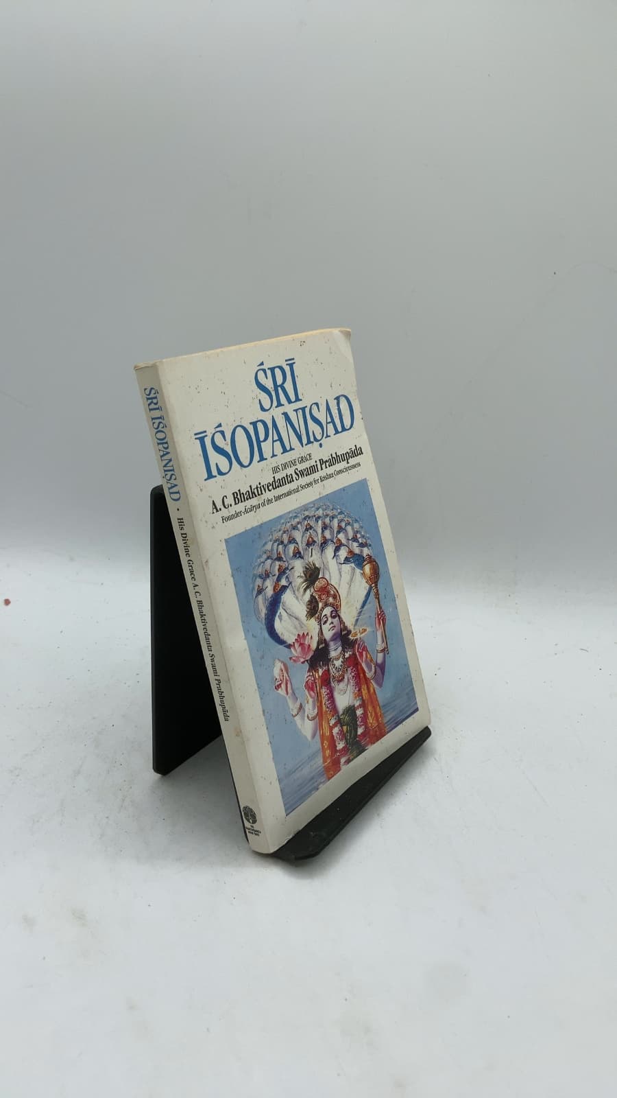 Śrī Īśopaniṣad by A. C. Bhaktivedanta Swami Prabhupāda - front cover