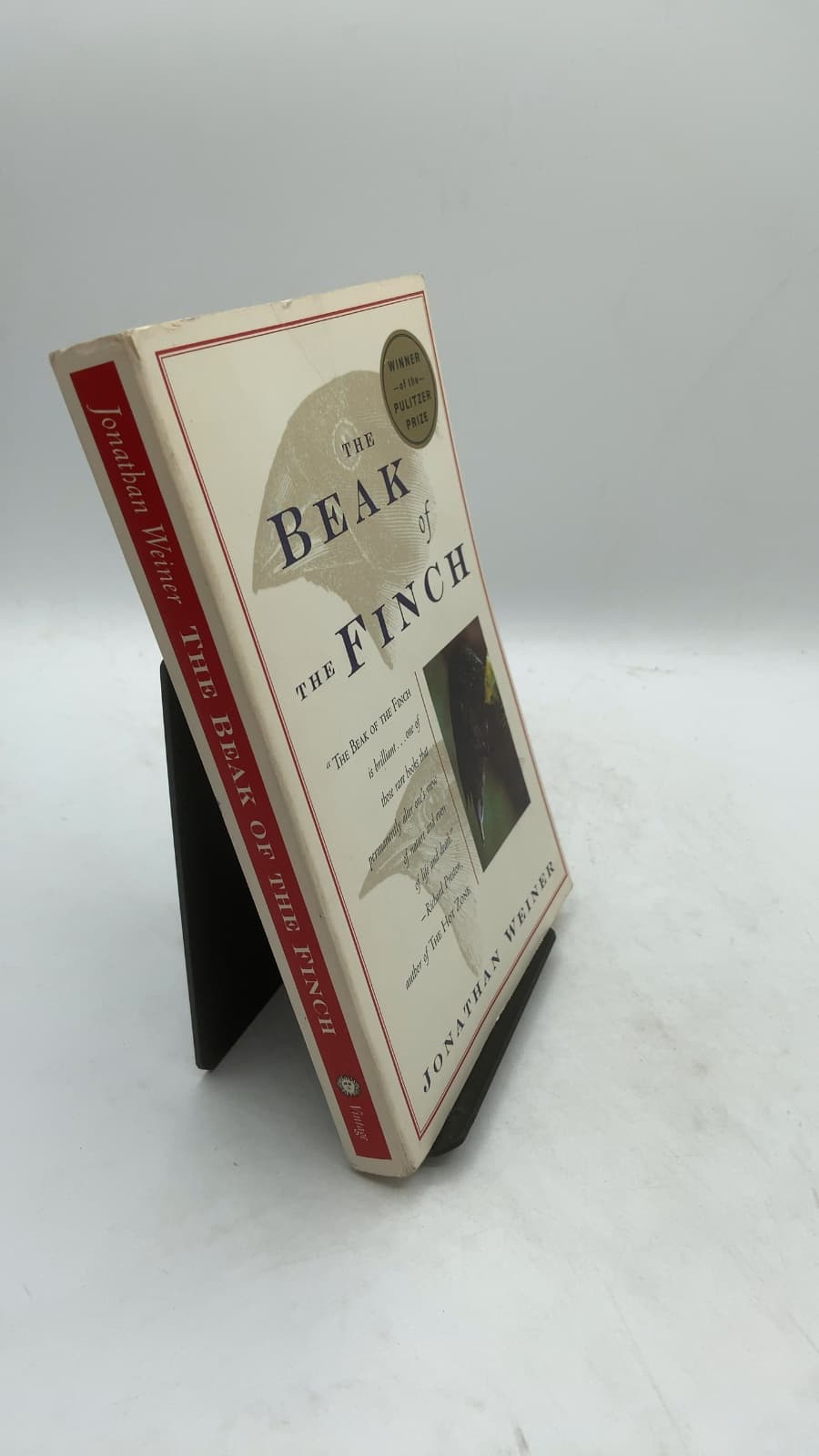 The Beak of the Finch: A Story of Evolution in Our Time by Jonathan Weiner - front cover