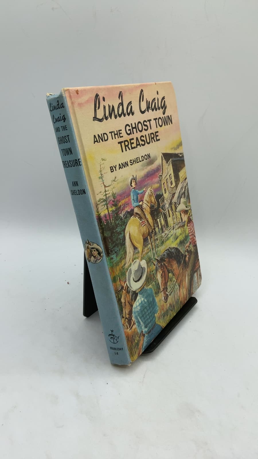 Linda Craig and the Ghost Town Treasure by Ann Sheldon - front cover