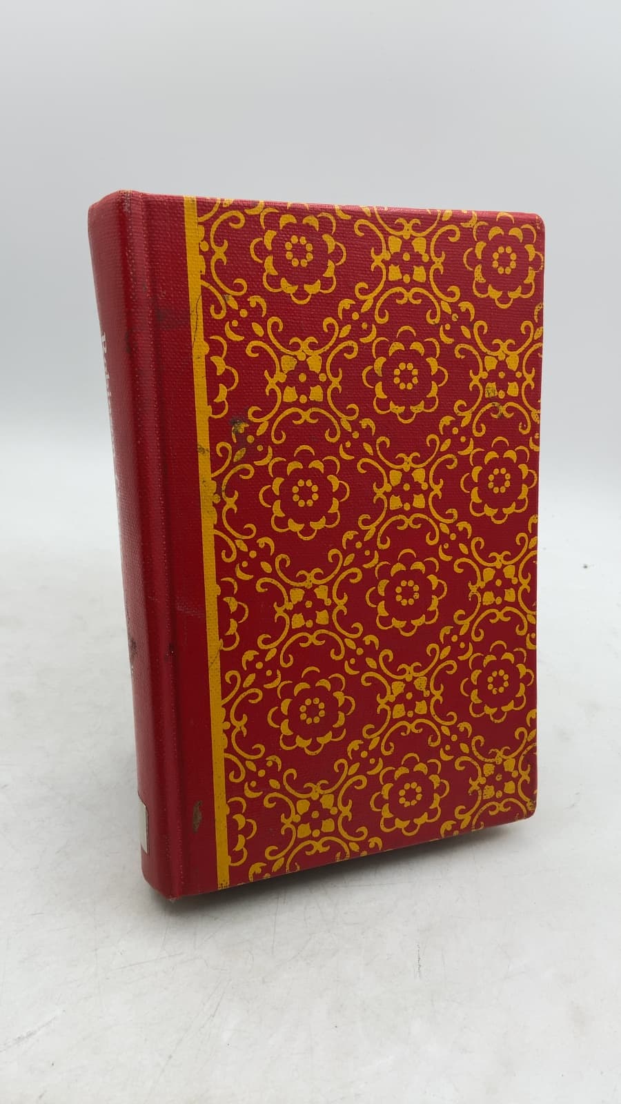 The Life and Strange Surprising Adventures of Robinson Crusoe by Daniel Defoe - front cover