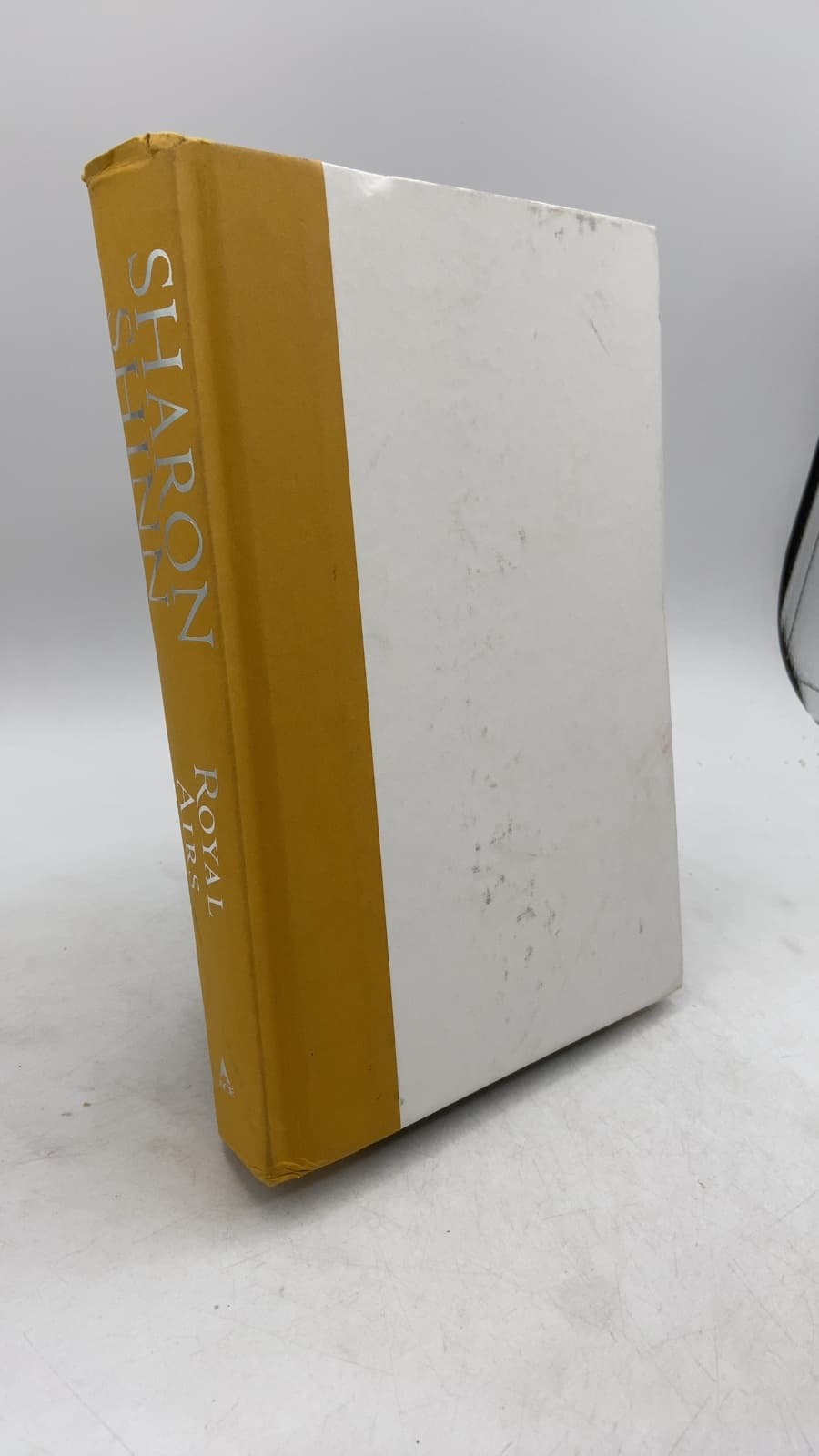 Royal Airs by Sharon Shinn - front cover