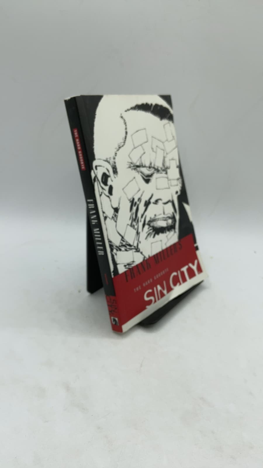 Frank Miller's Sin City Volume 1: The Hard Goodbye Recut & Extended DVD Edition by Frank Miller - front cover