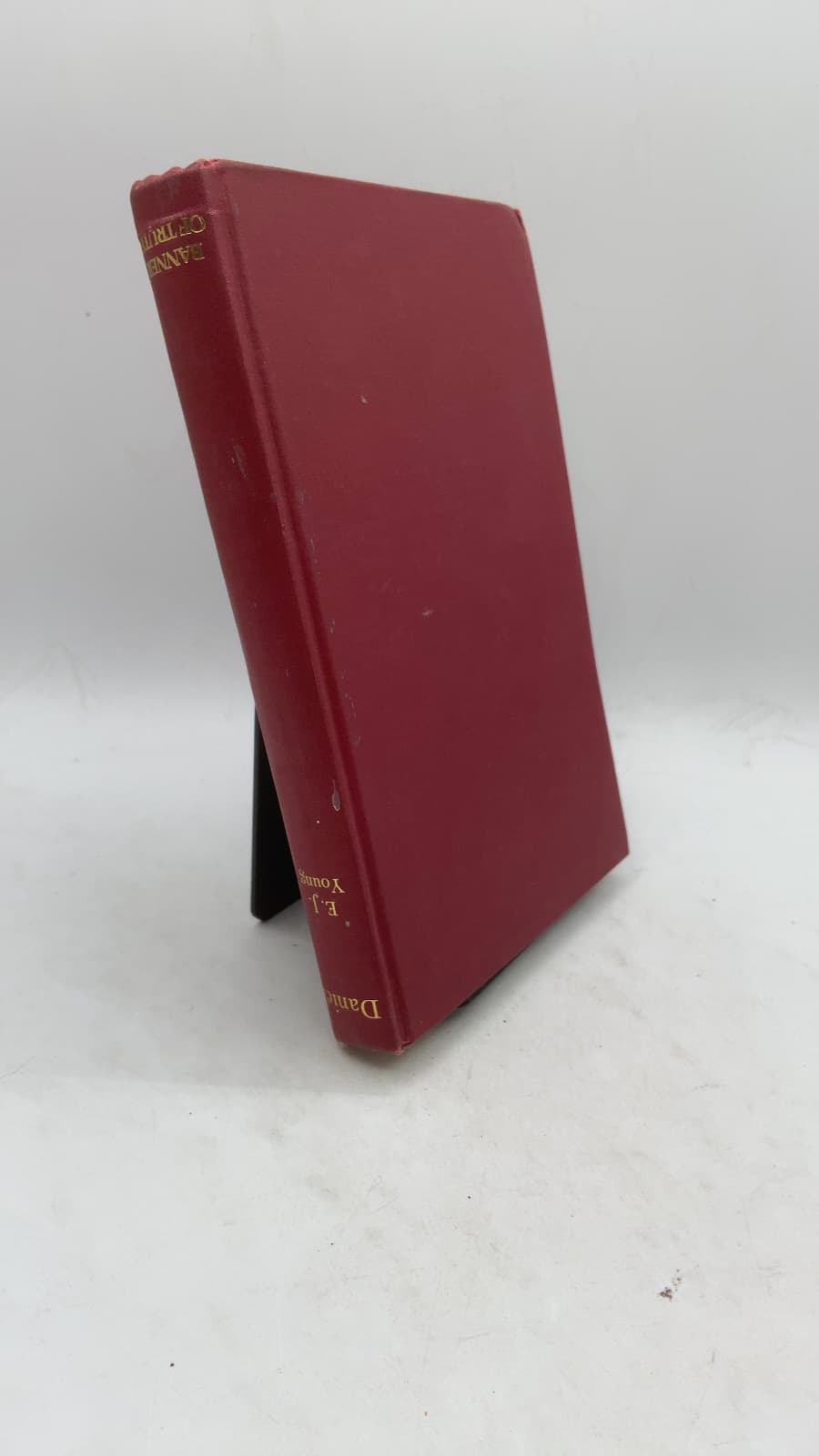 A Commentary on Daniel by Edward J. Young - front cover