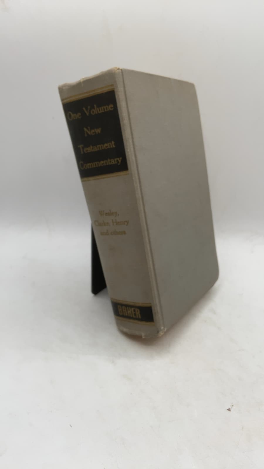 One Volume New Testament Commentary by John Wesley, Adam Clarke, Matthew Henry, and others - front cover