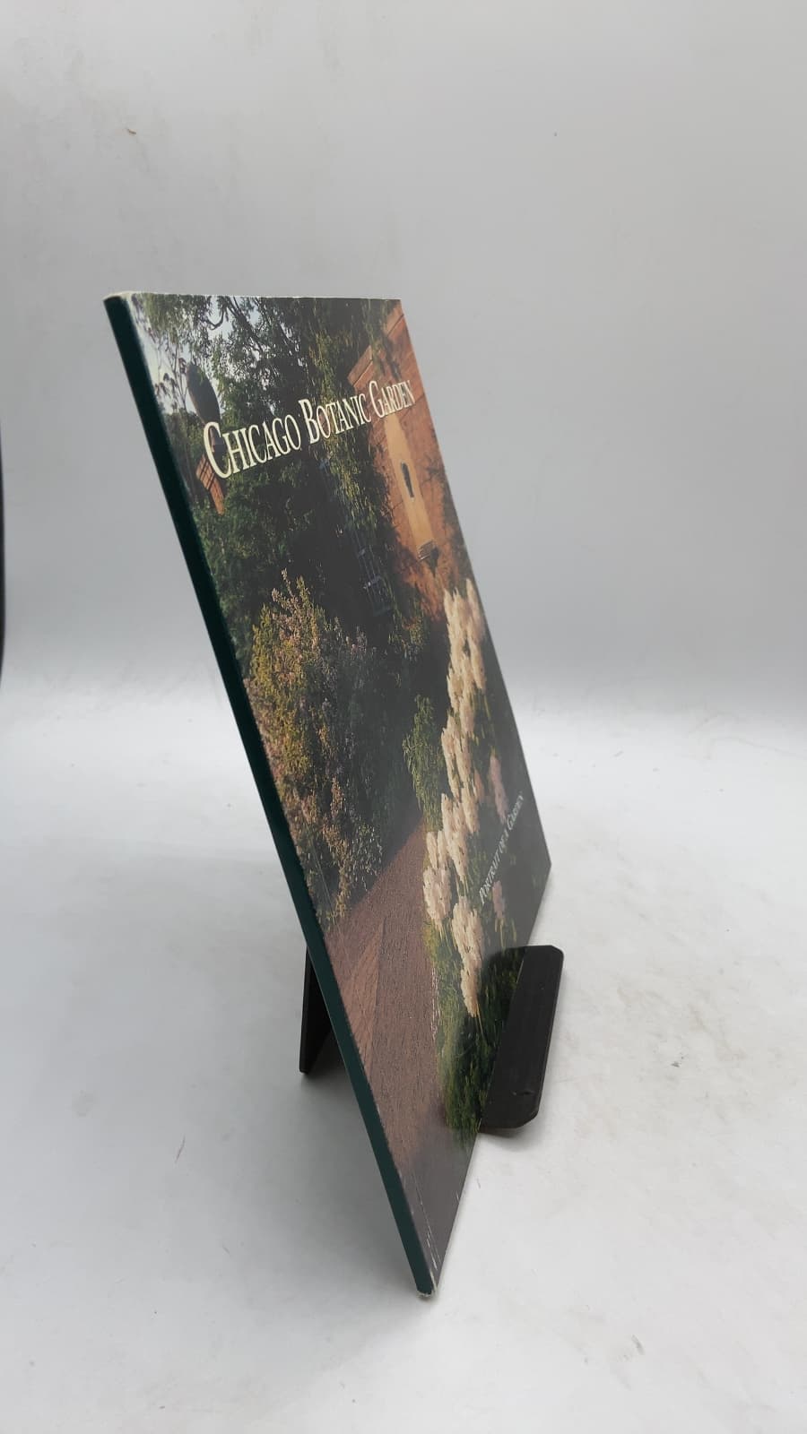 Chicago Botanic Garden: Portrait of a Garden by Jay Pridmore - front cover