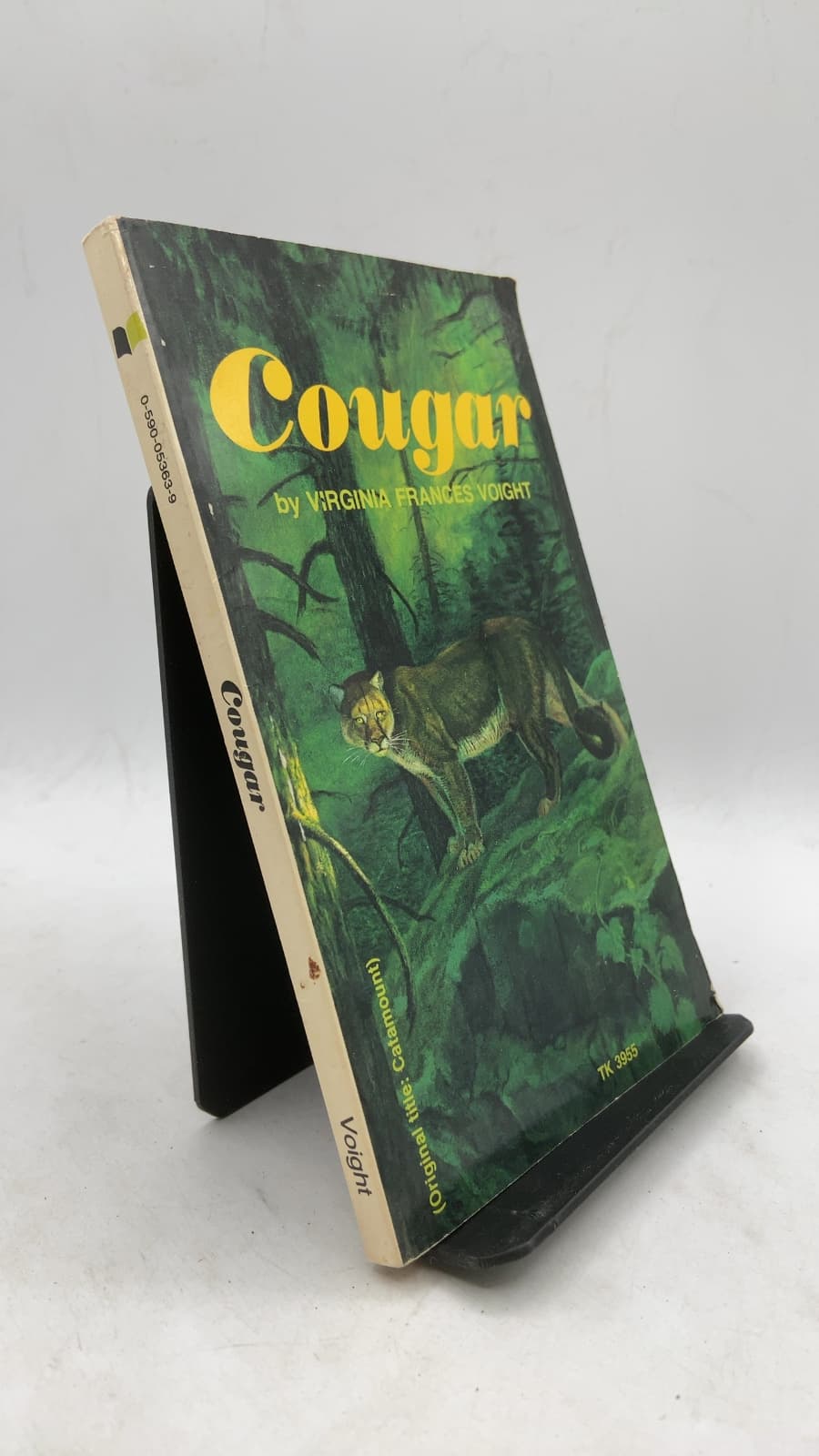 Cougar (Original title: Catamount) by Virginia Frances Voight - front cover