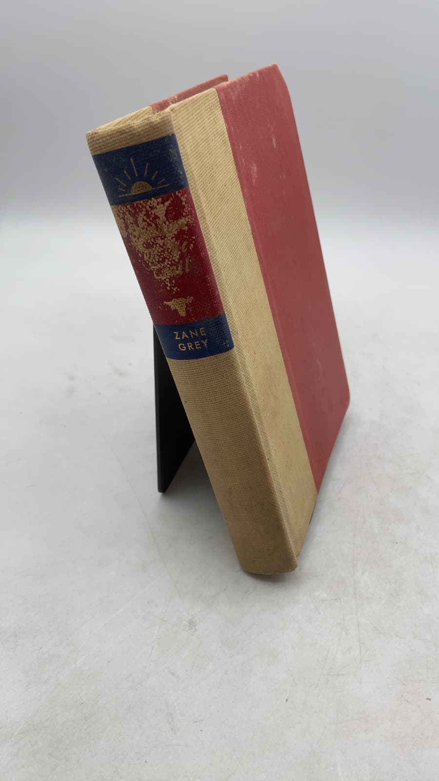 Shadow on the Trail by Zane Grey - front cover