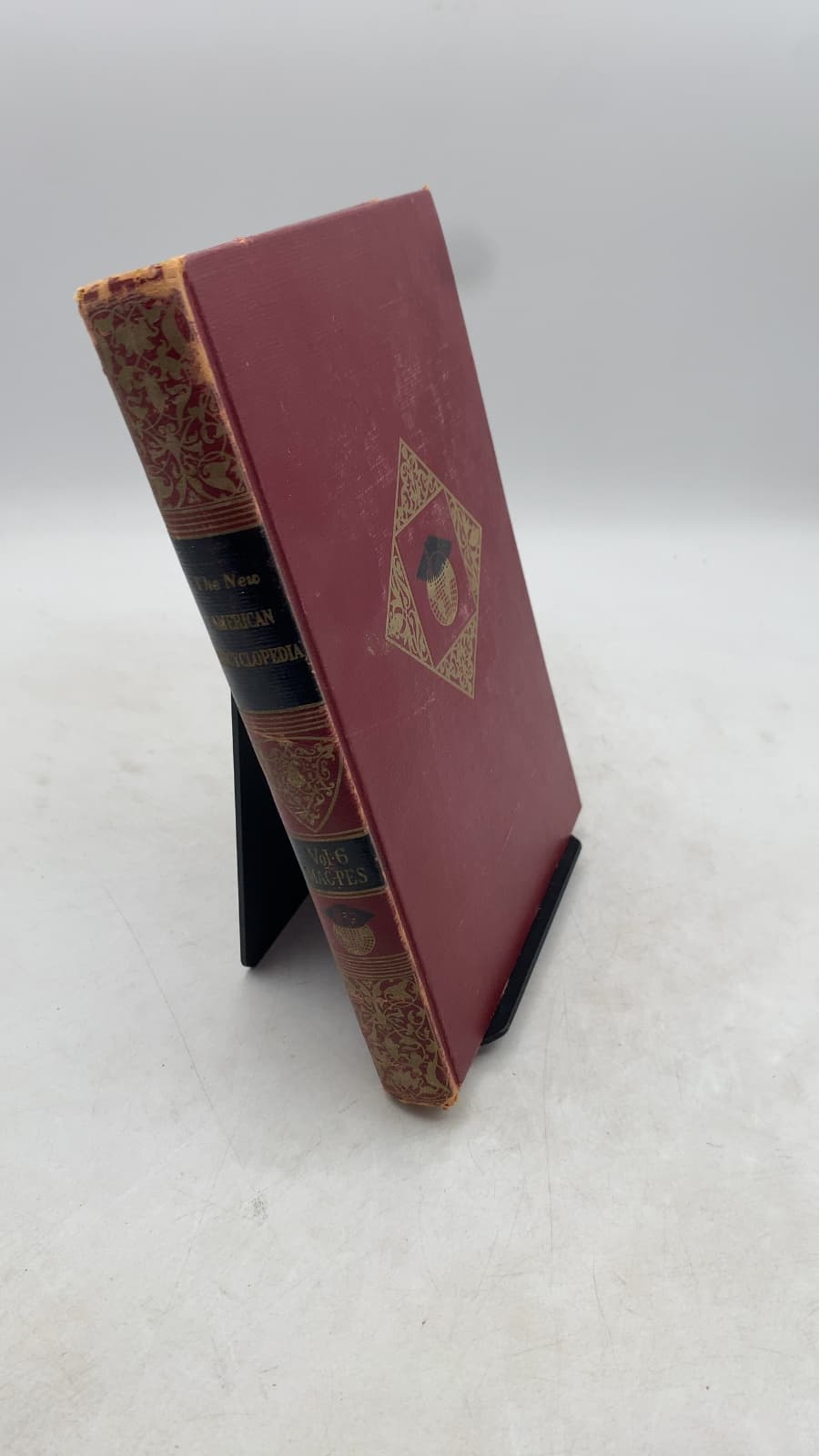 The New American Encyclopedia, Volume VI by Lewis Mulford Adams (Managing Editor), C. Ralph Taylor (Editor-in-Chief) - front cover