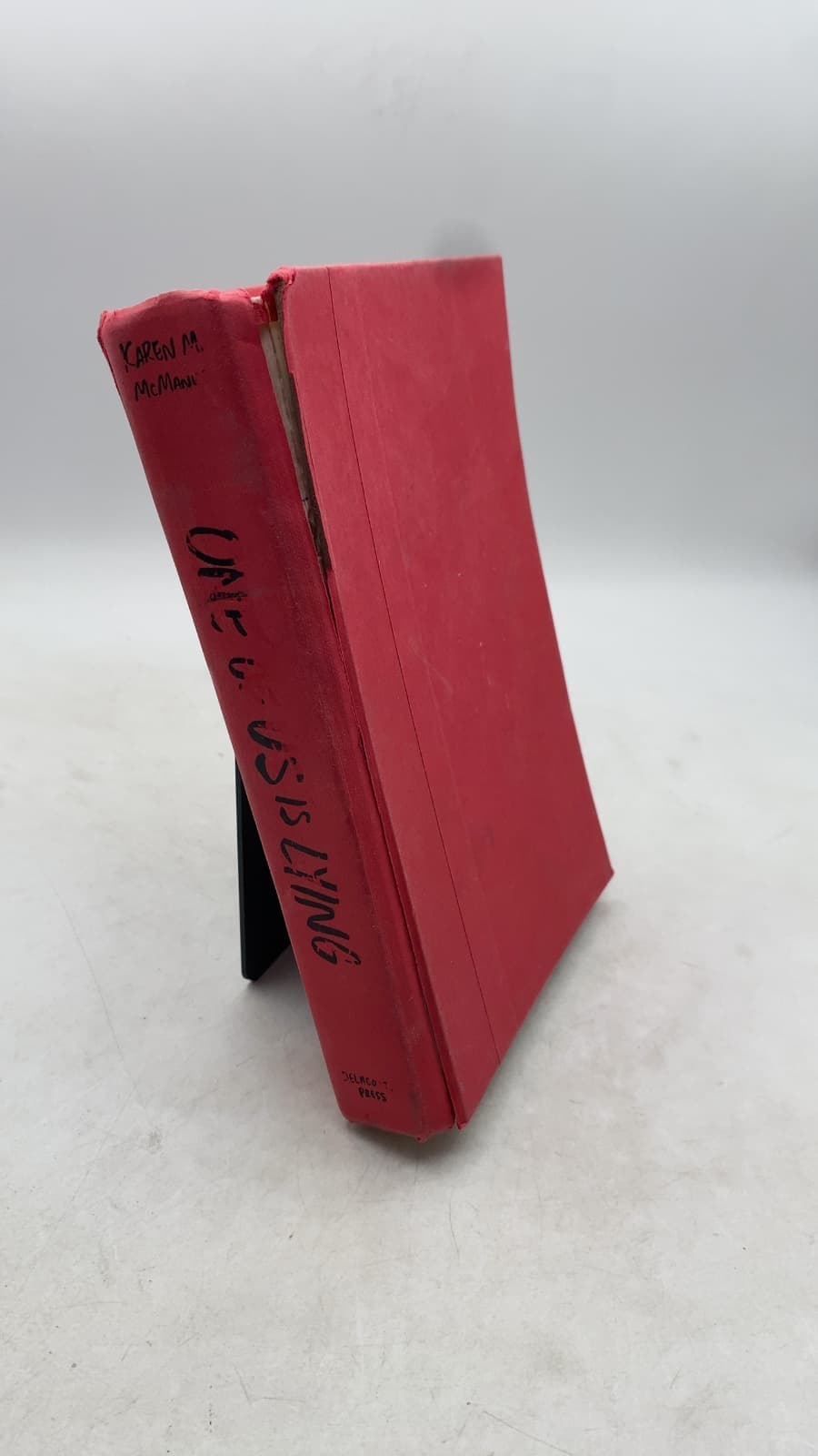 ONE OF US IS Lying by Karen M. McManus - front cover